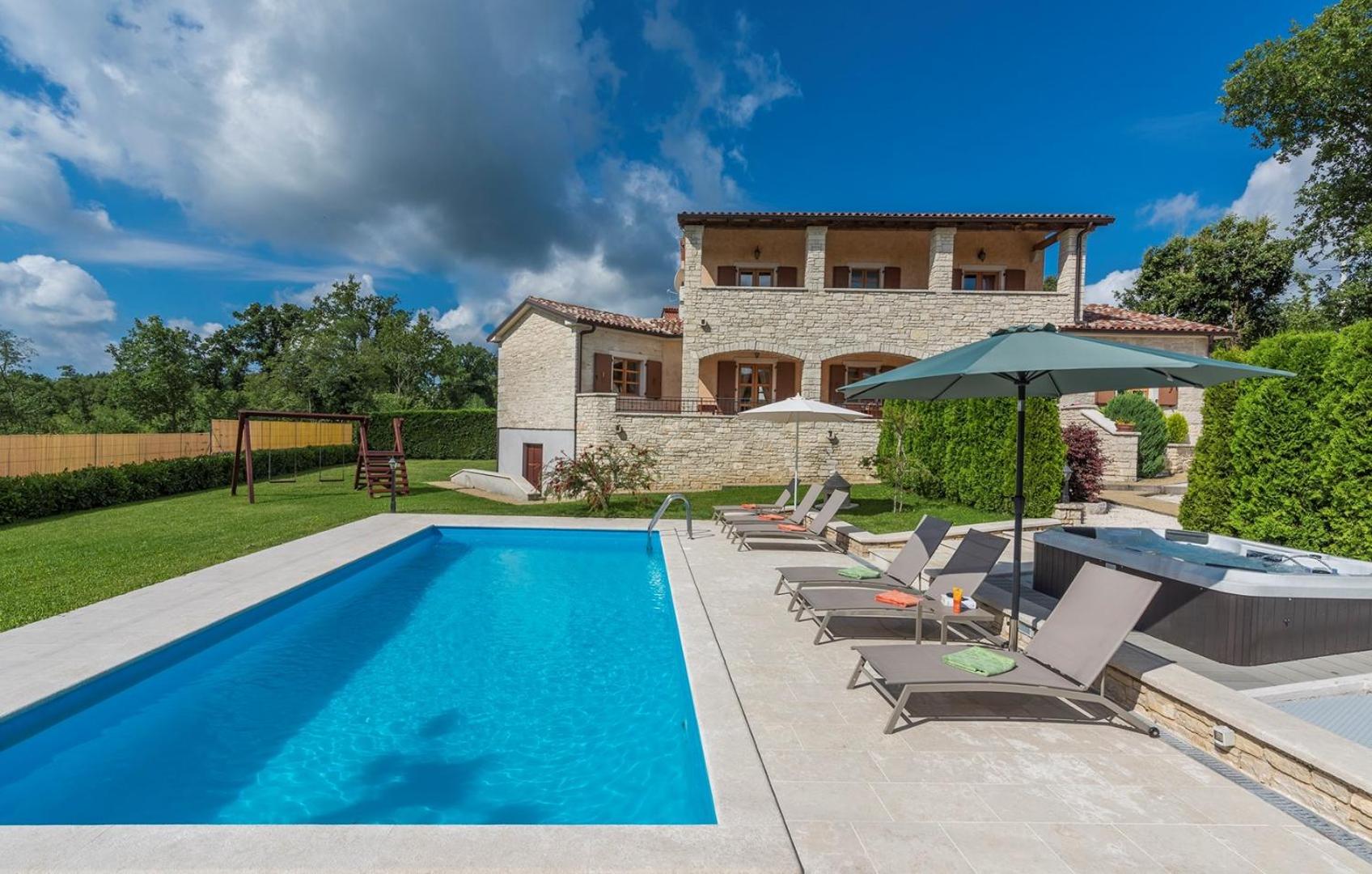 Villa with Private Pool photo 3