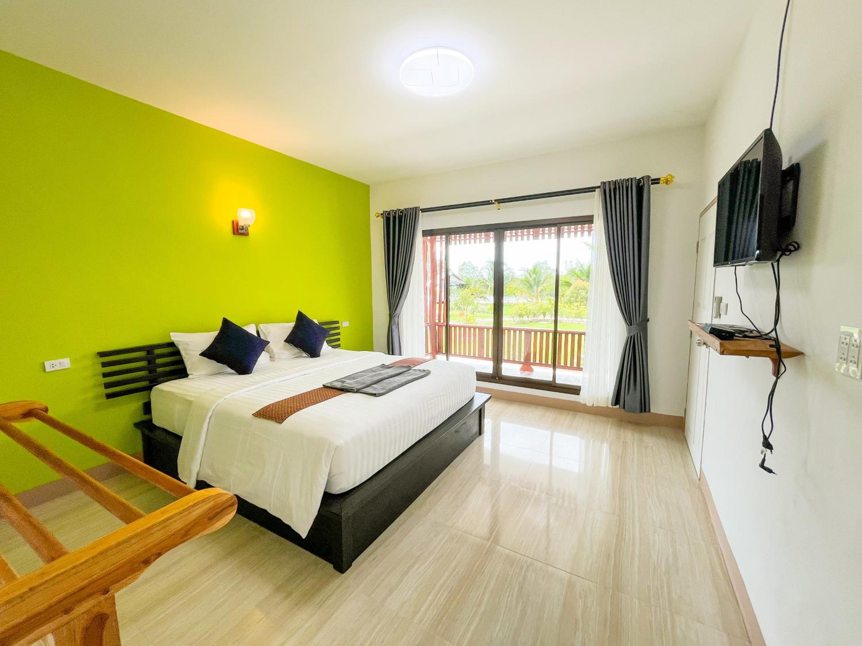Two-Bedroom House - Photo 12
