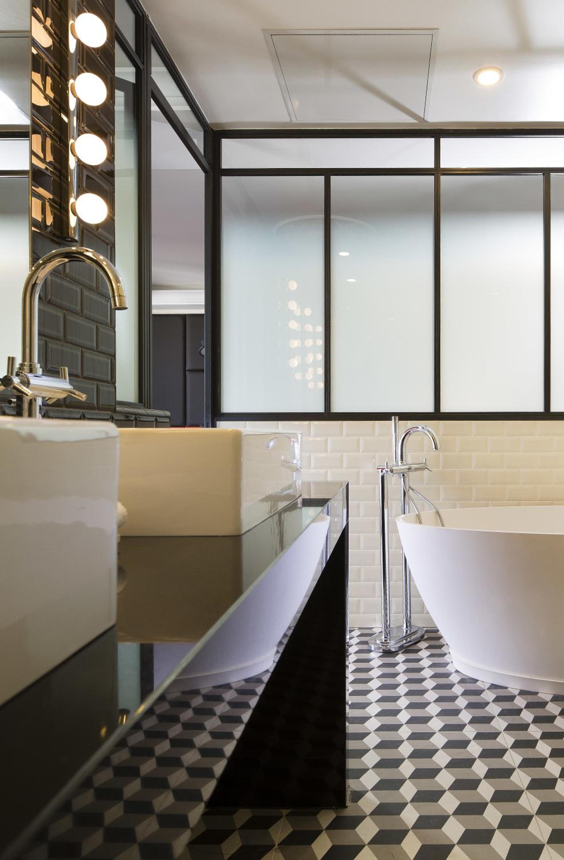 Junior Suite – Eiffel Tower View