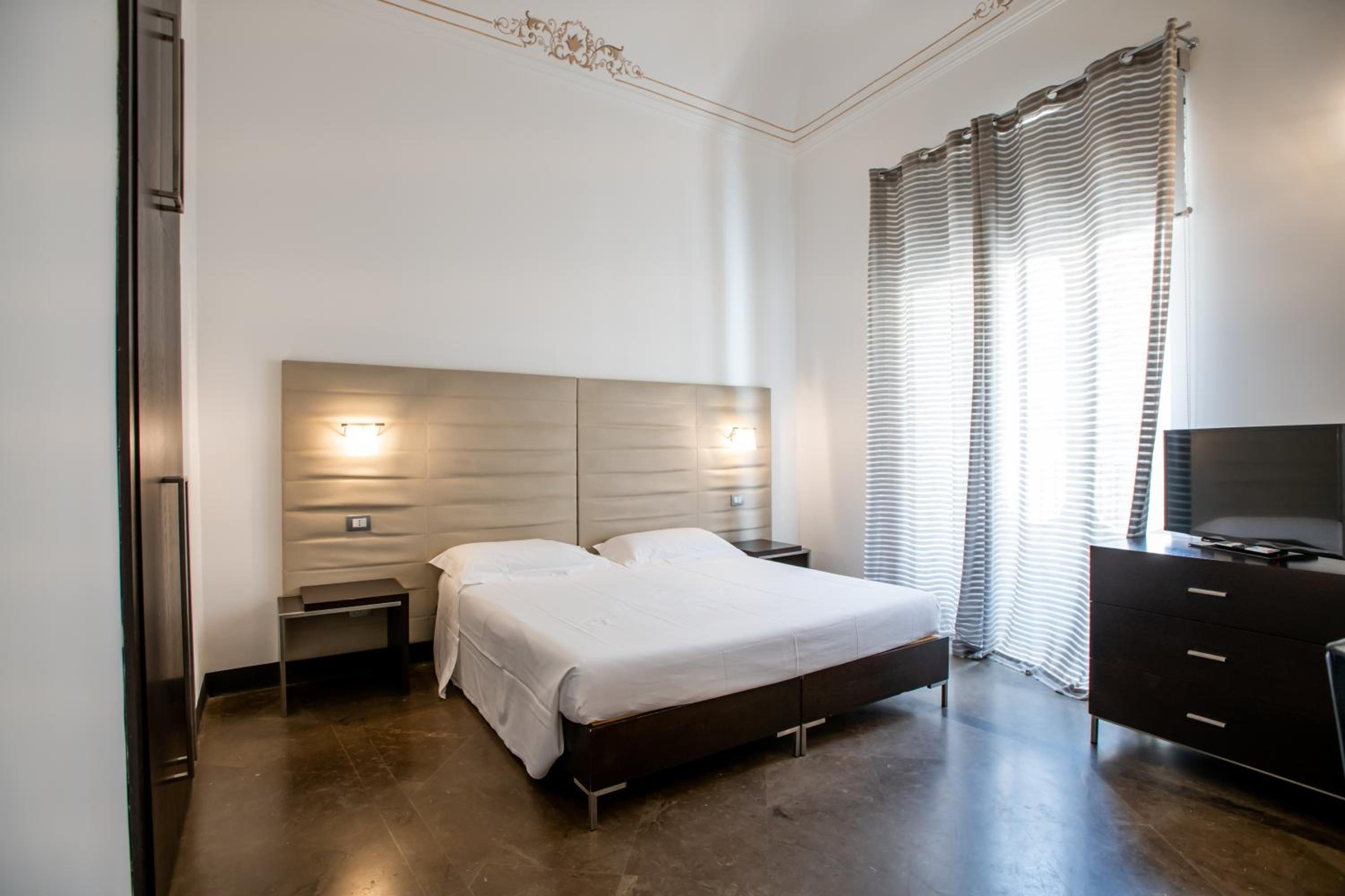 Suite - Photo 5