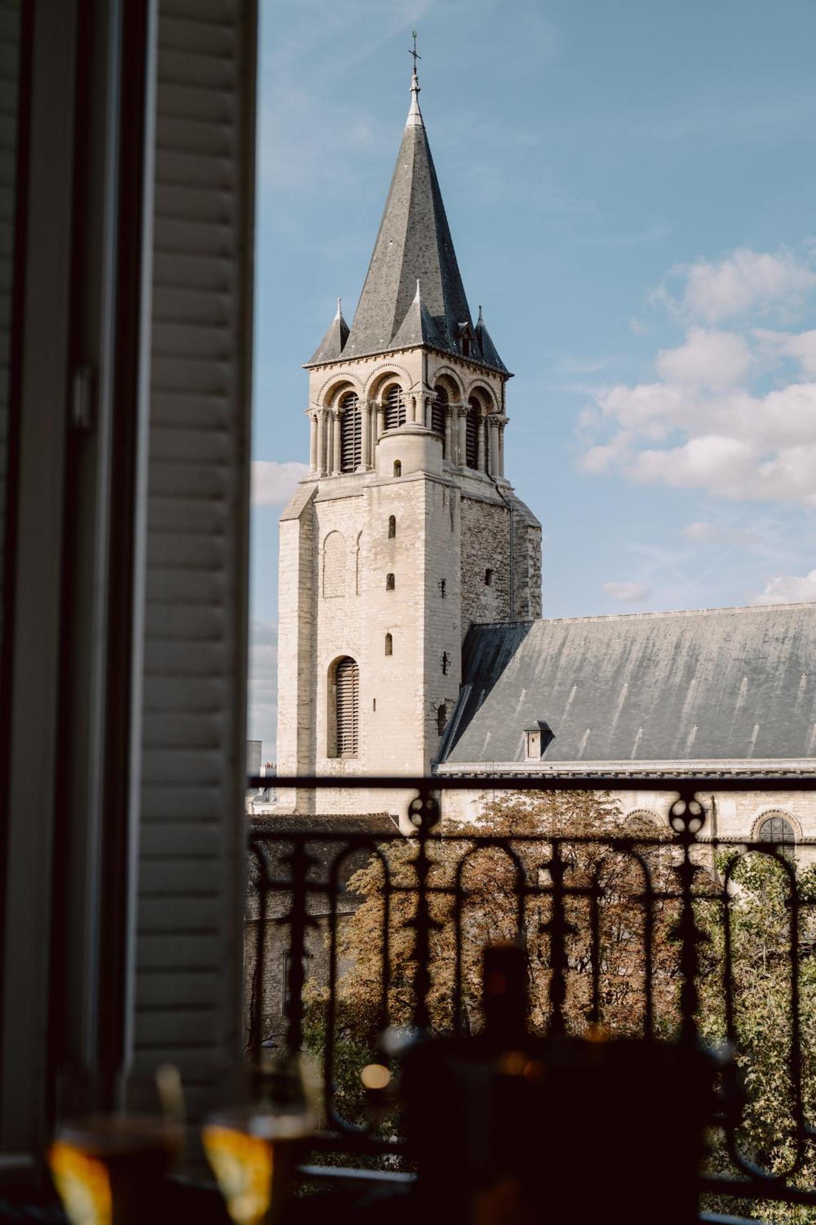 Privilege Room with Saint-Germain-des-Prés Church View