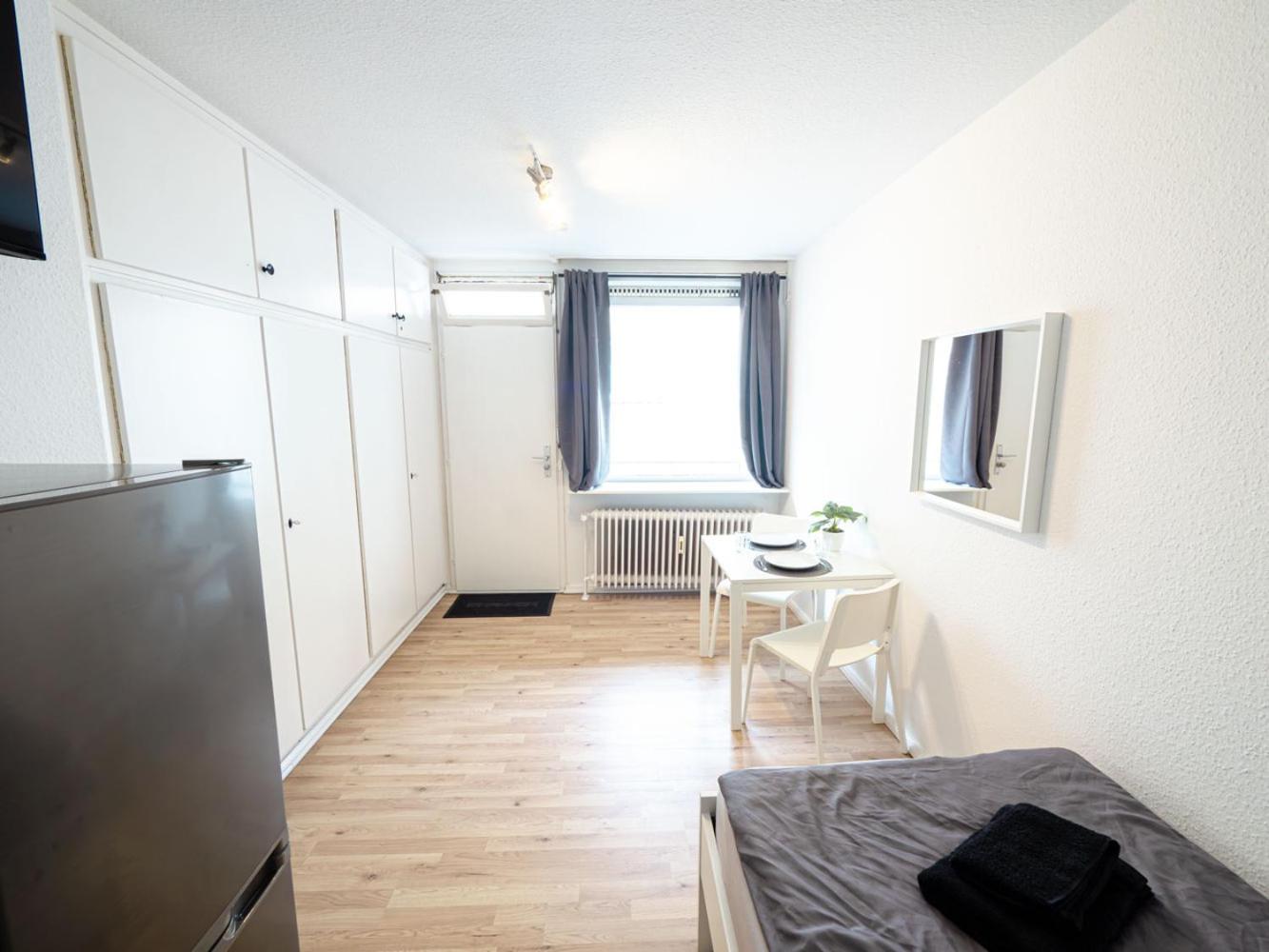 One-Bedroom Apartment photo 2