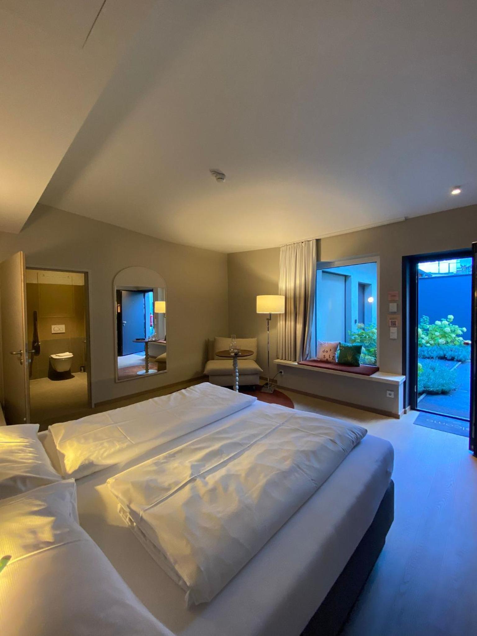  Urban Hideaway - ground floor with garden window - Photo 1
