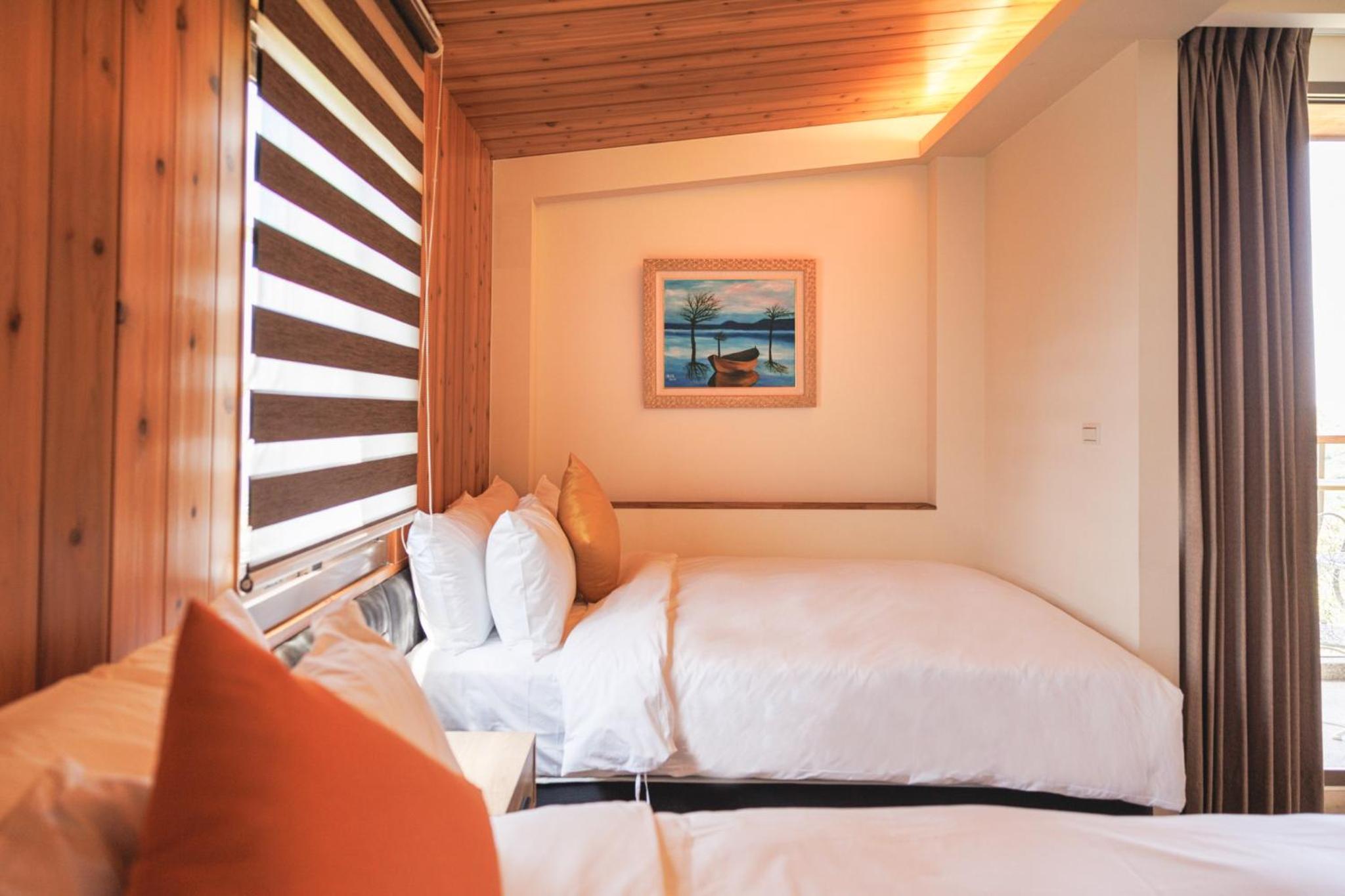 Quadruple Room with Balcony photo 3