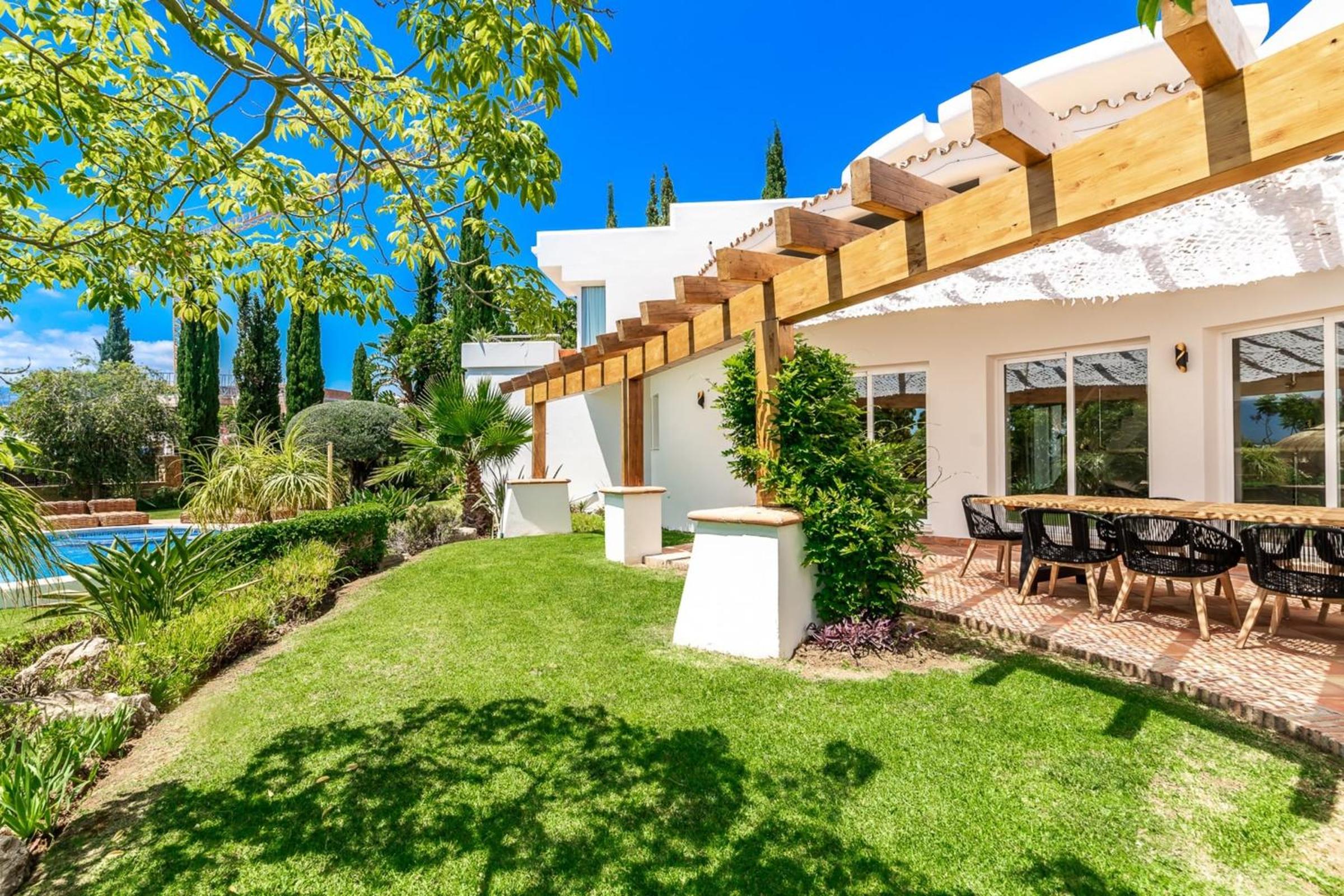 Villa photo 3