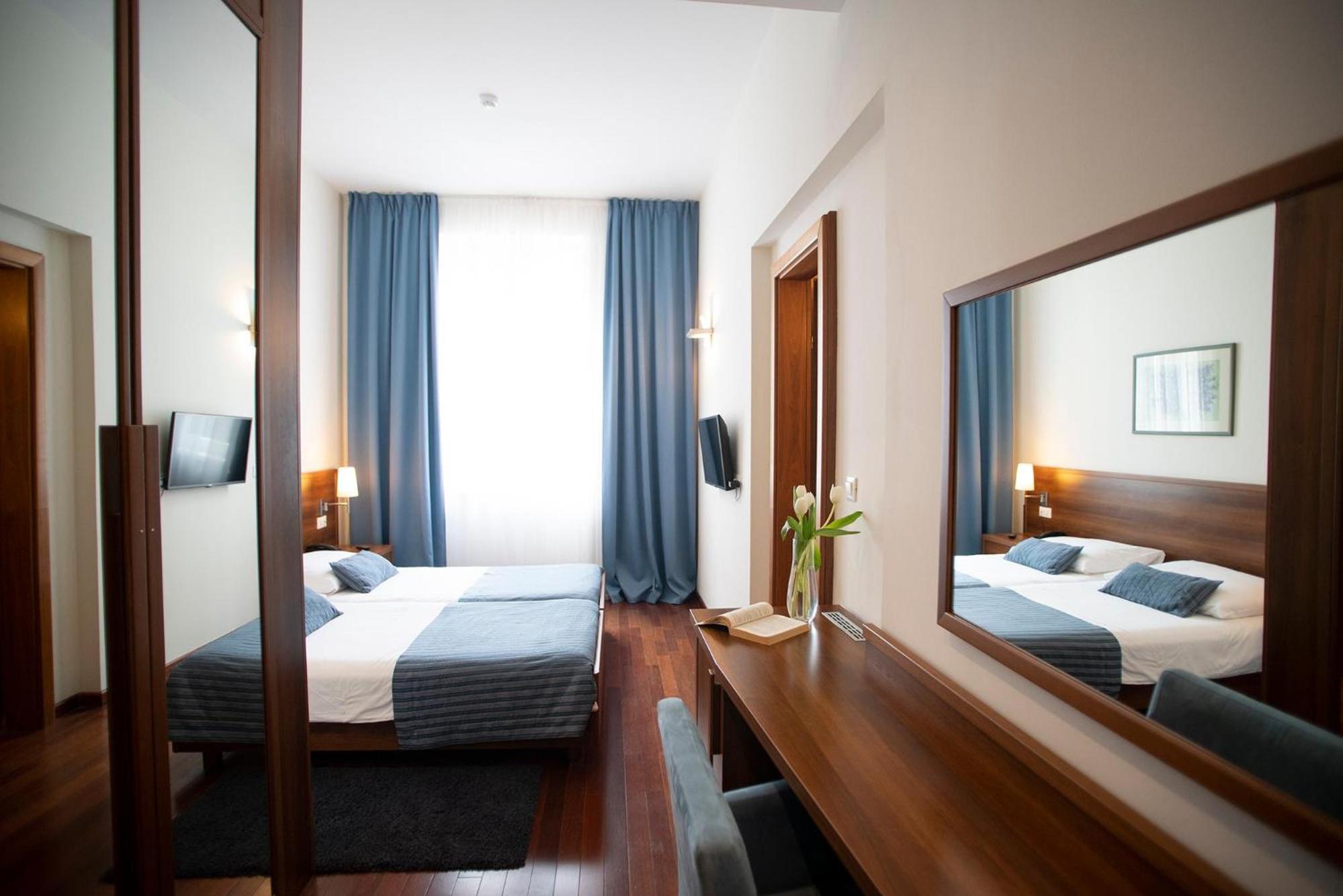 Premium Double Room - Photo 2