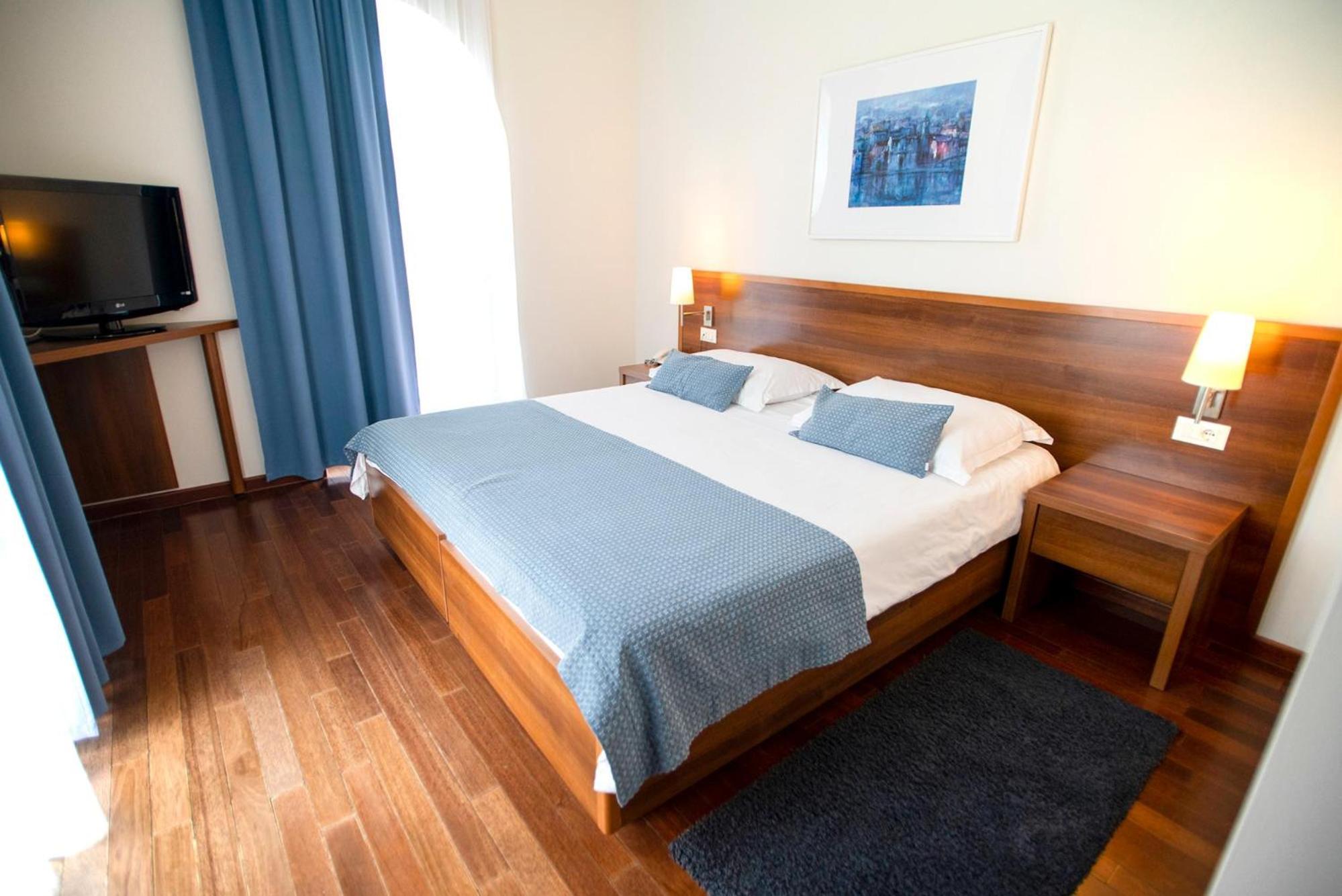 Premium Double Room - Photo 6