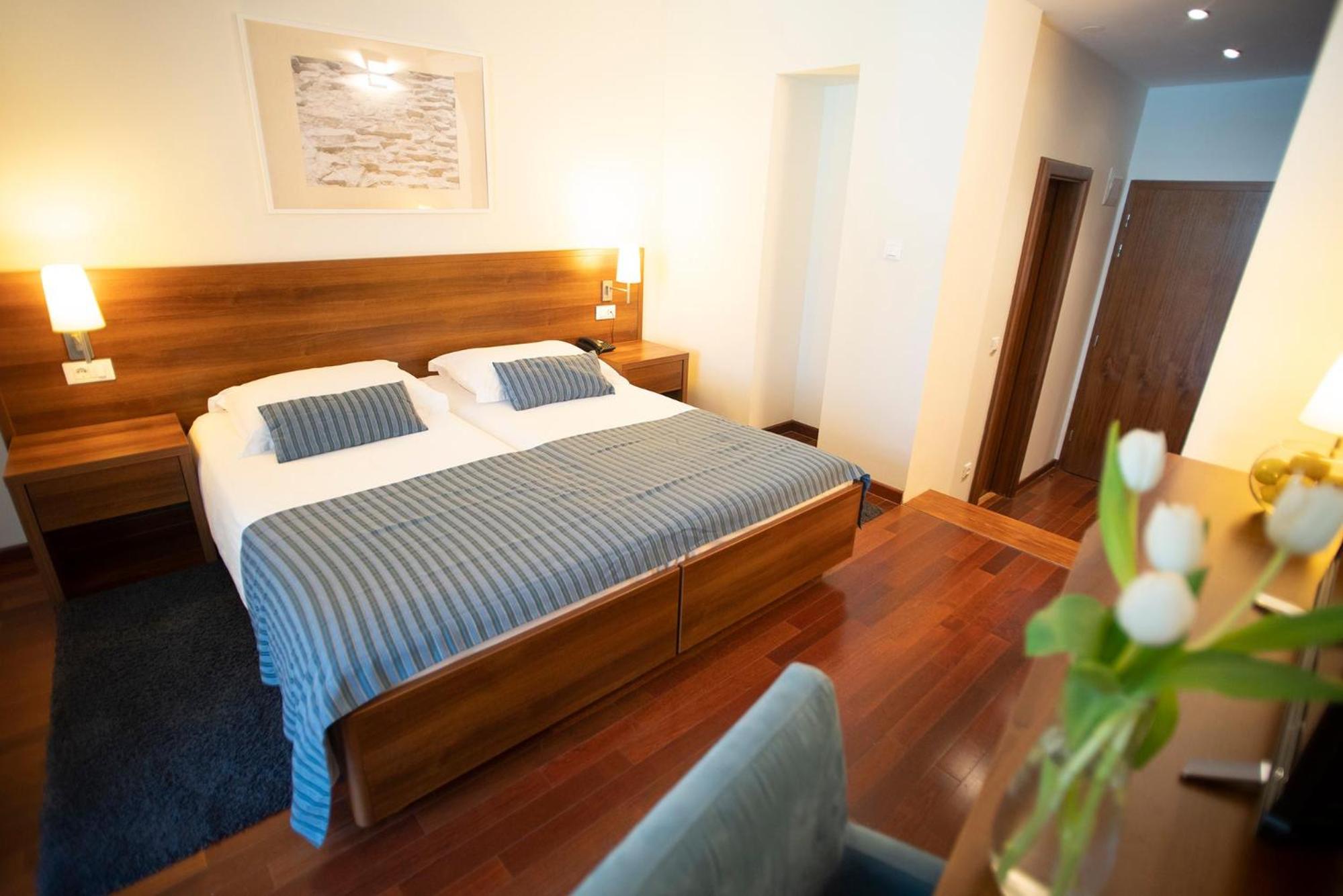 Premium Double Room - Photo 5