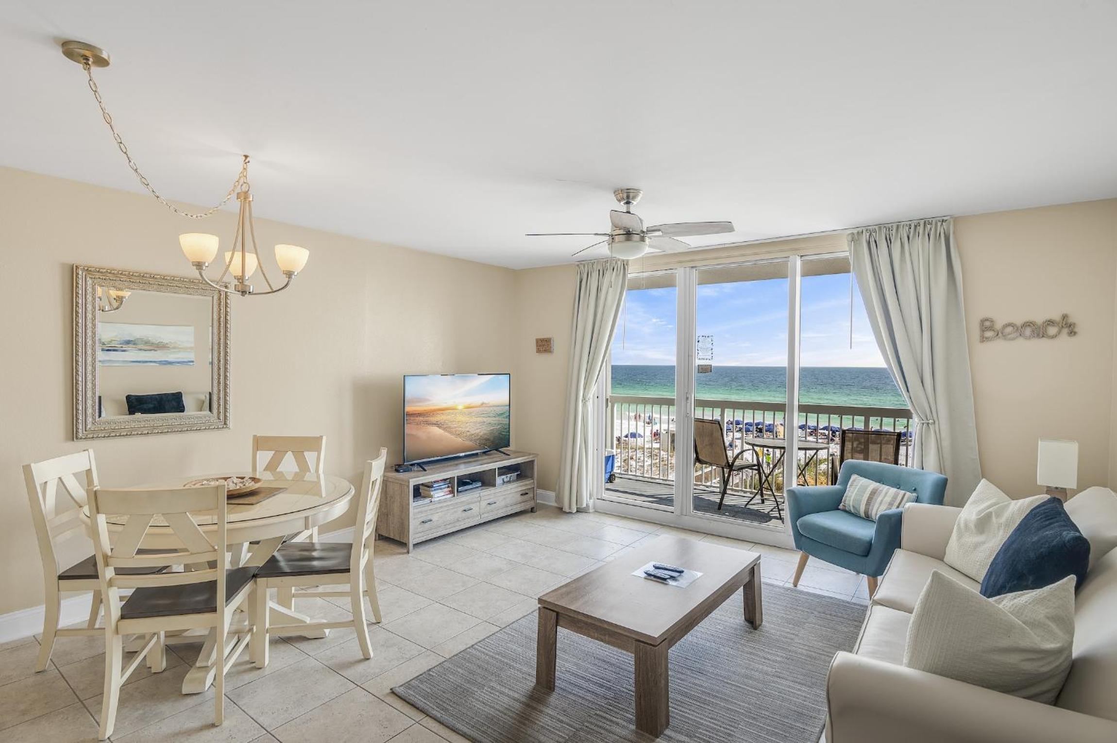 One-Bedroom Apartment with Sea View and Balcony photo 1