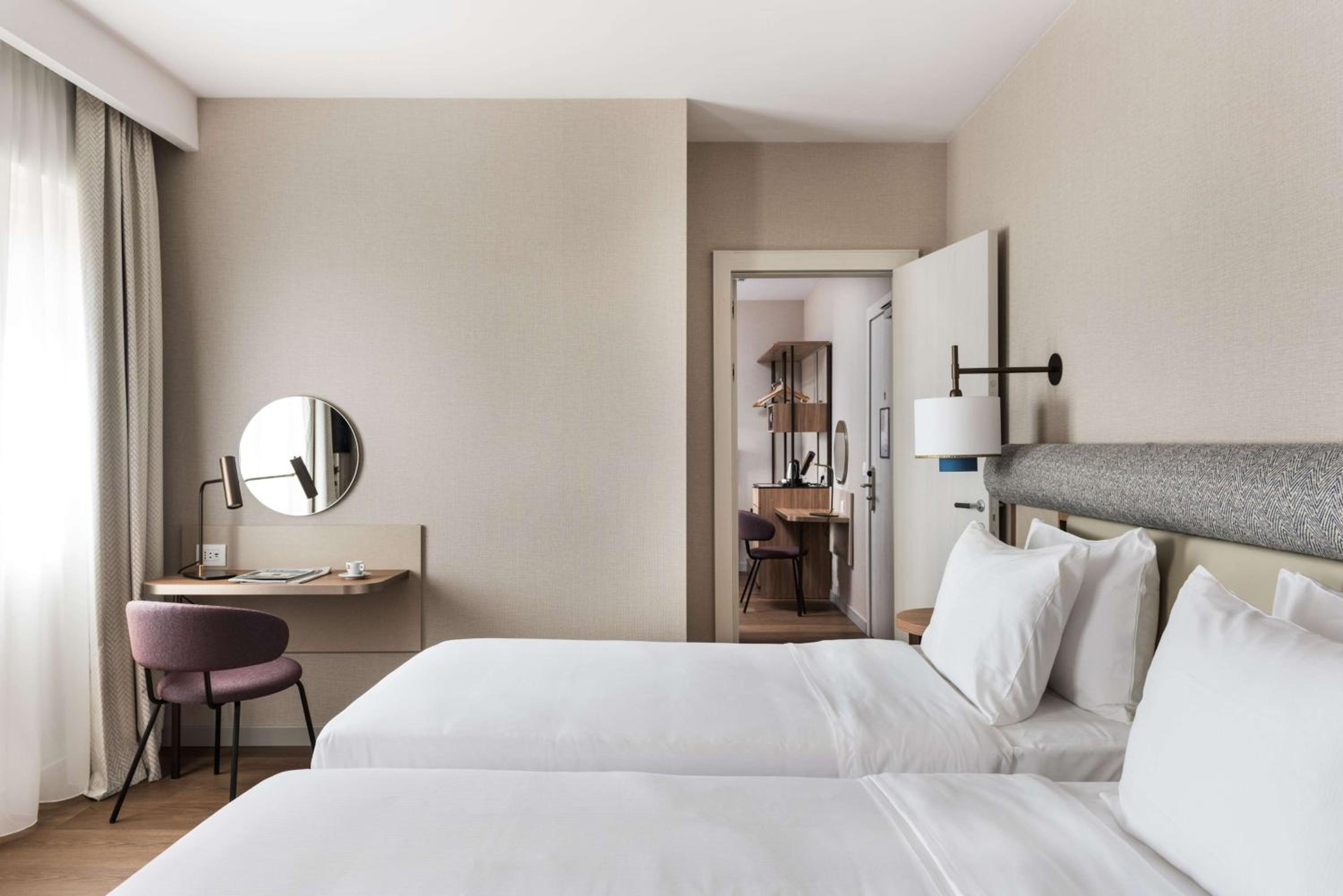 Twin Room - Photo 1