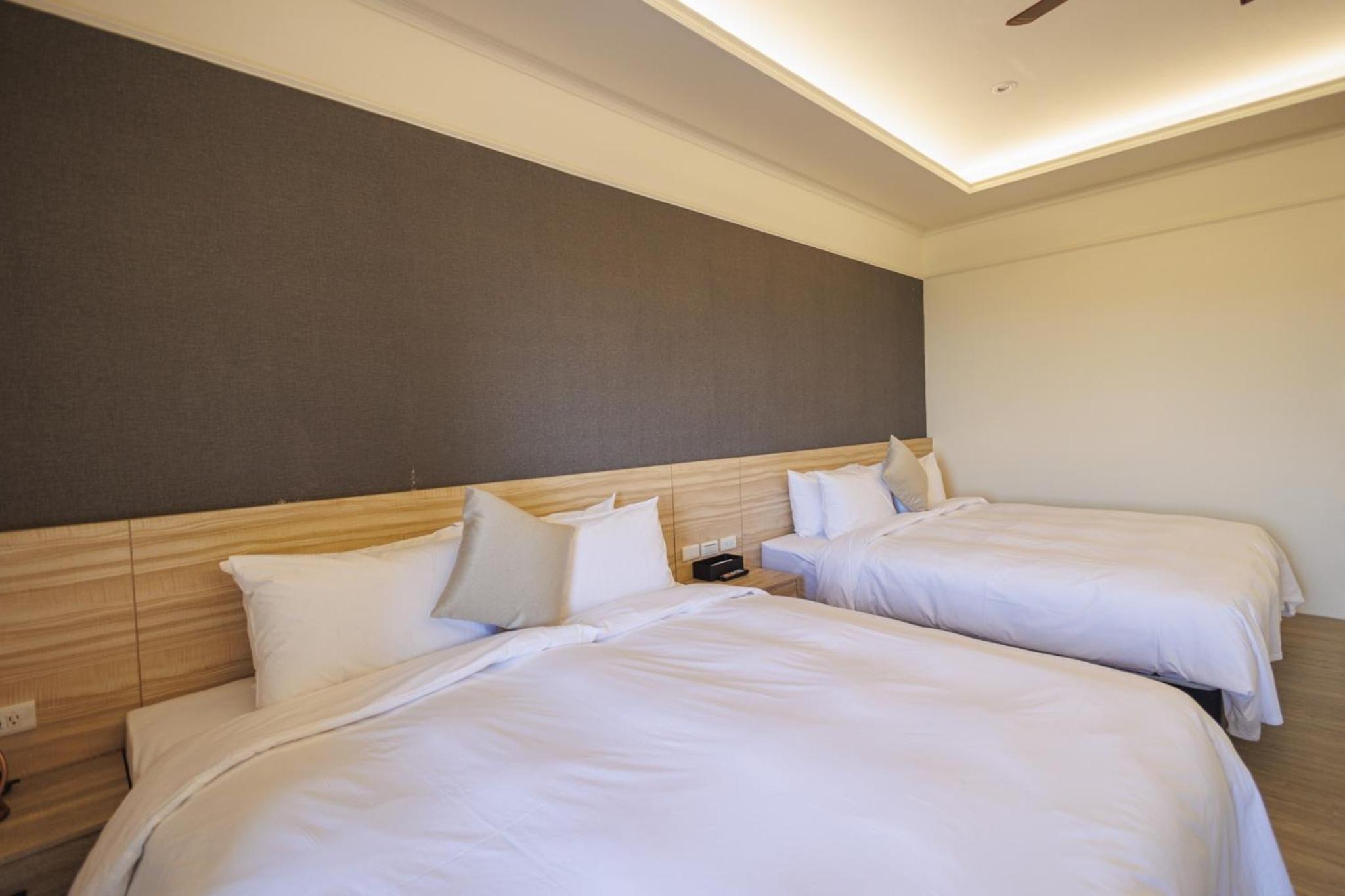 Quadruple Room with Mountain View photo 3