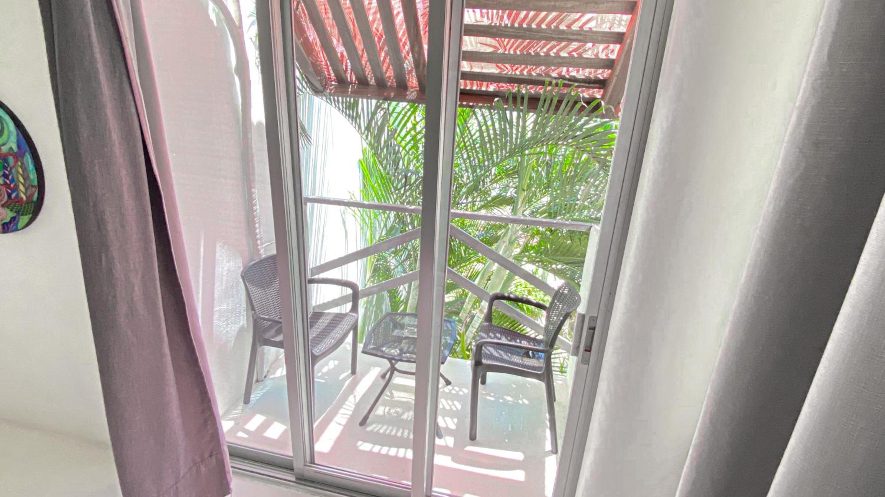 Standard Suite - Photo 6