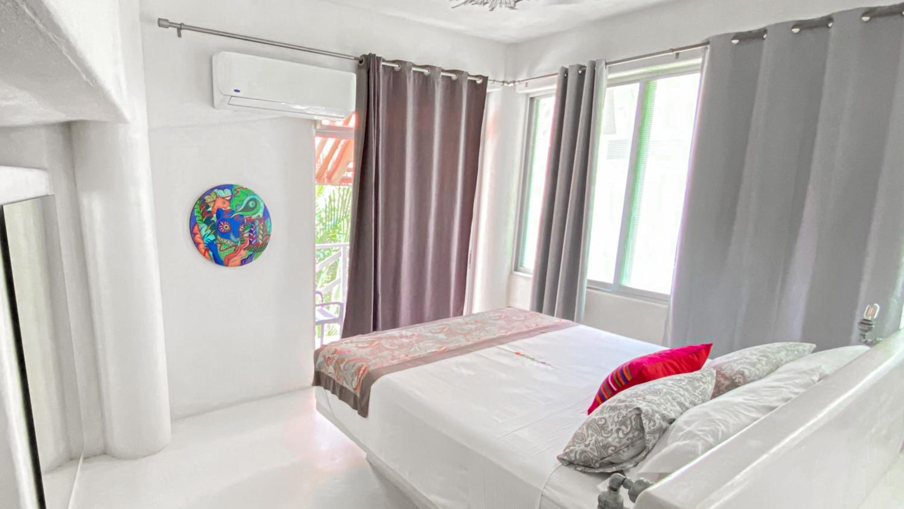 Standard Suite - Photo 2