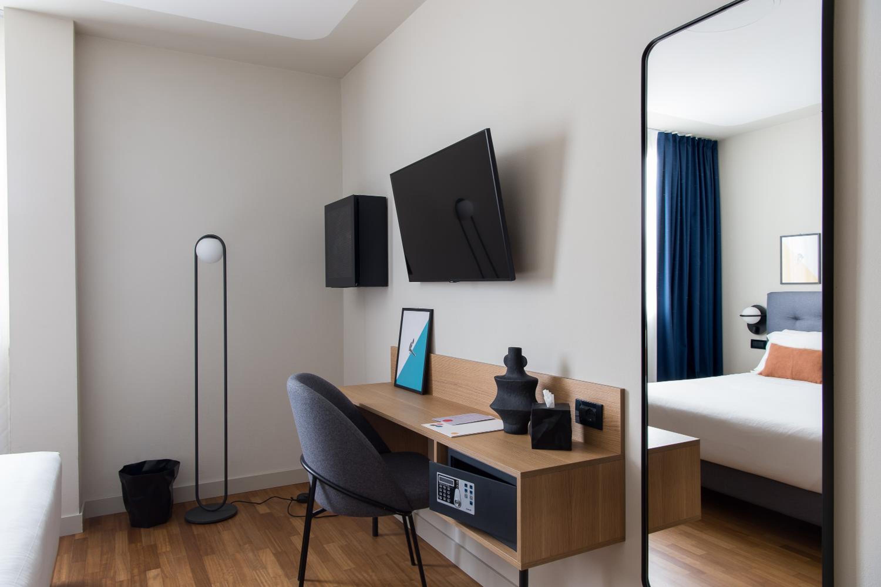 Double Room Basic - Photo 5