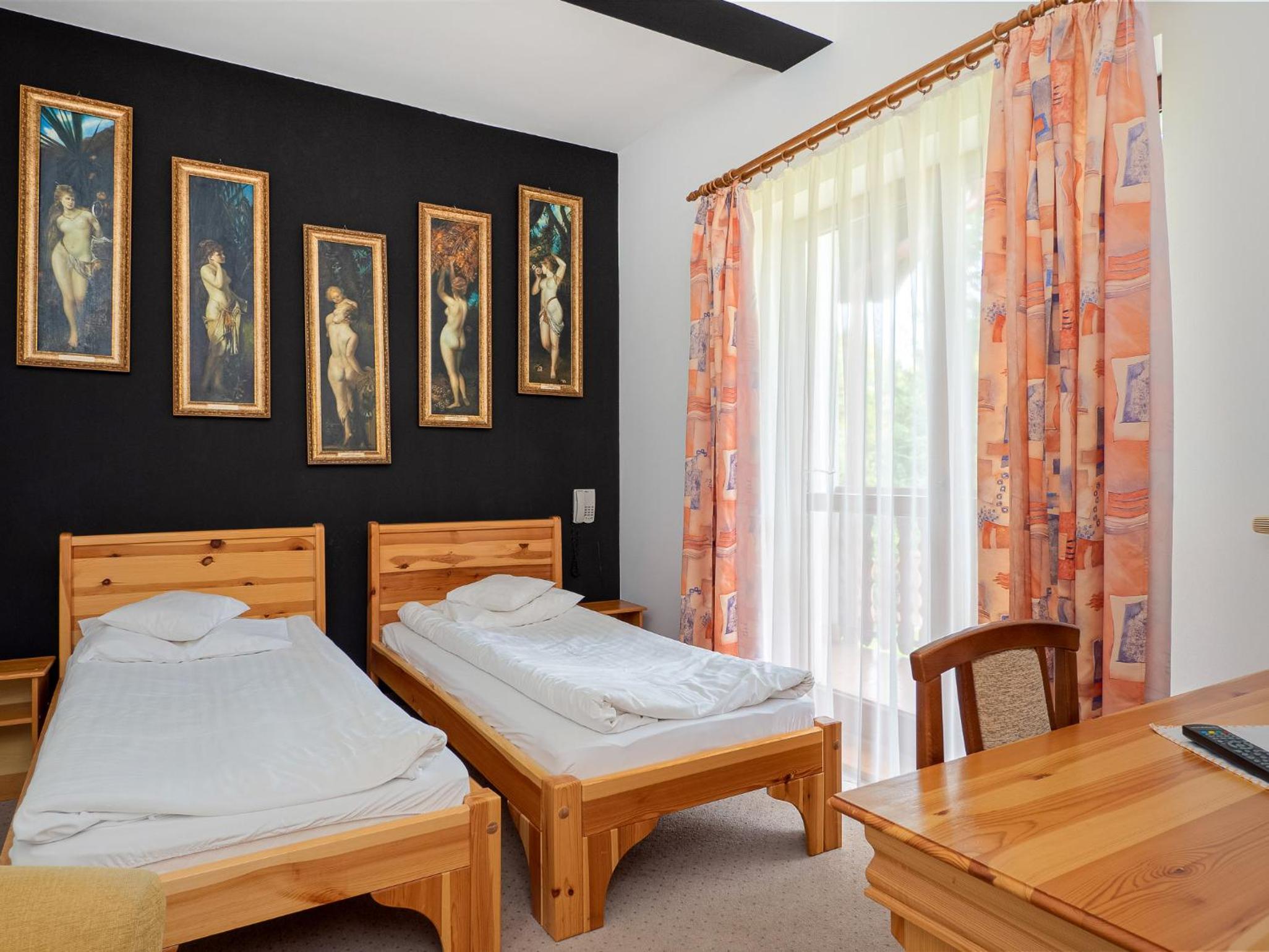 Double or Twin Room photo 2