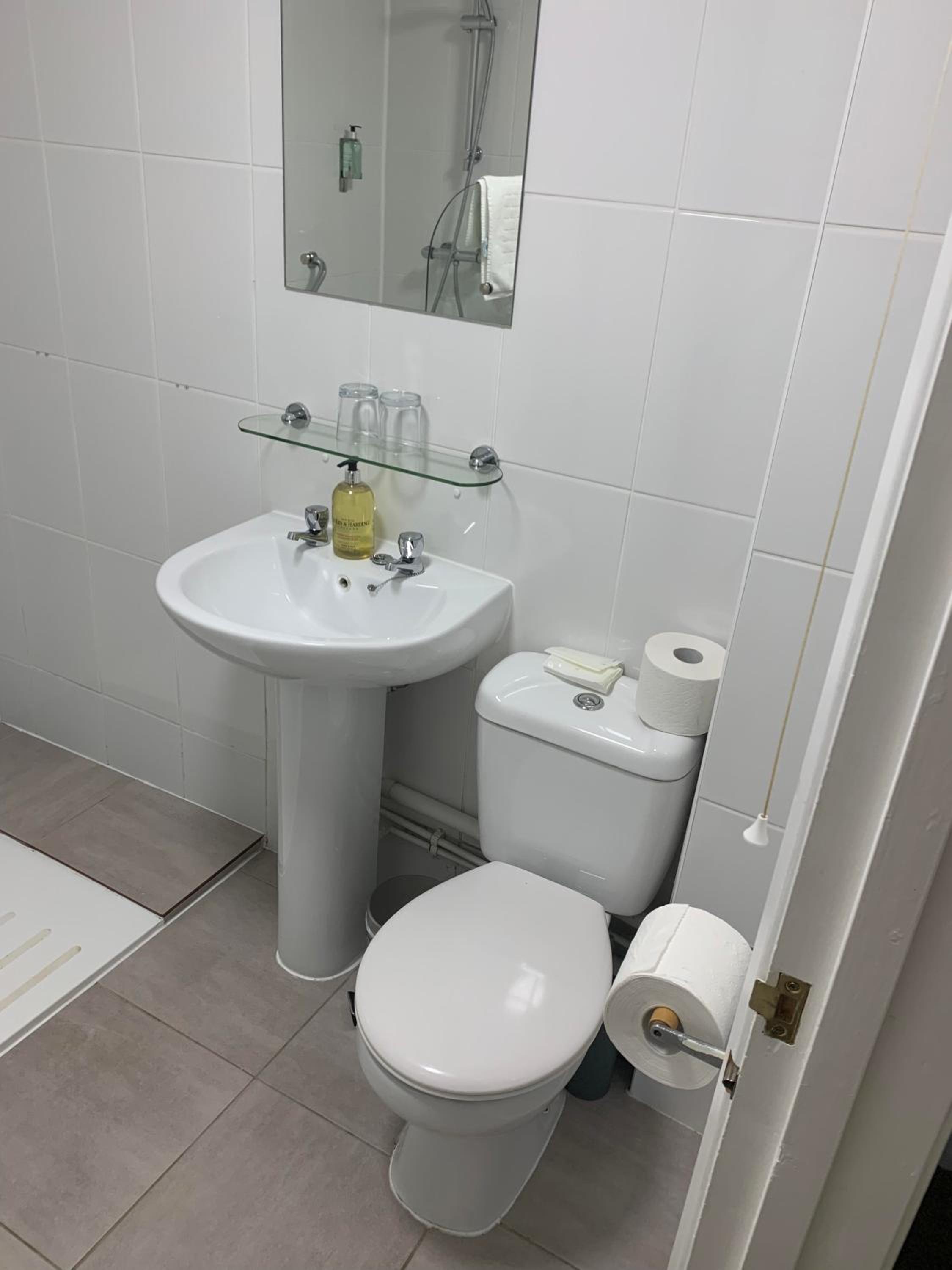 Standard Twin Room photo 3