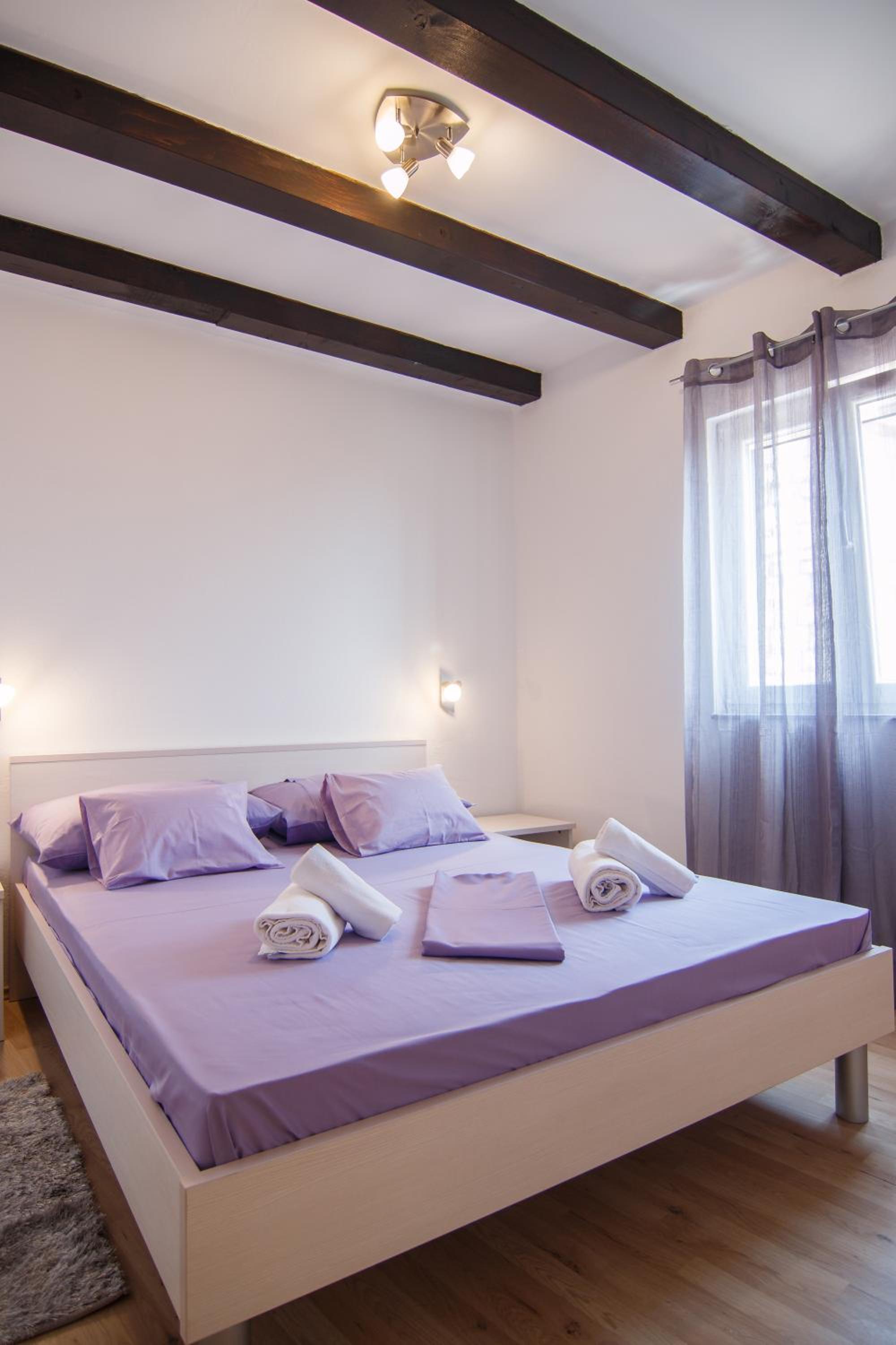 Deluxe Apartment - Palmina Street