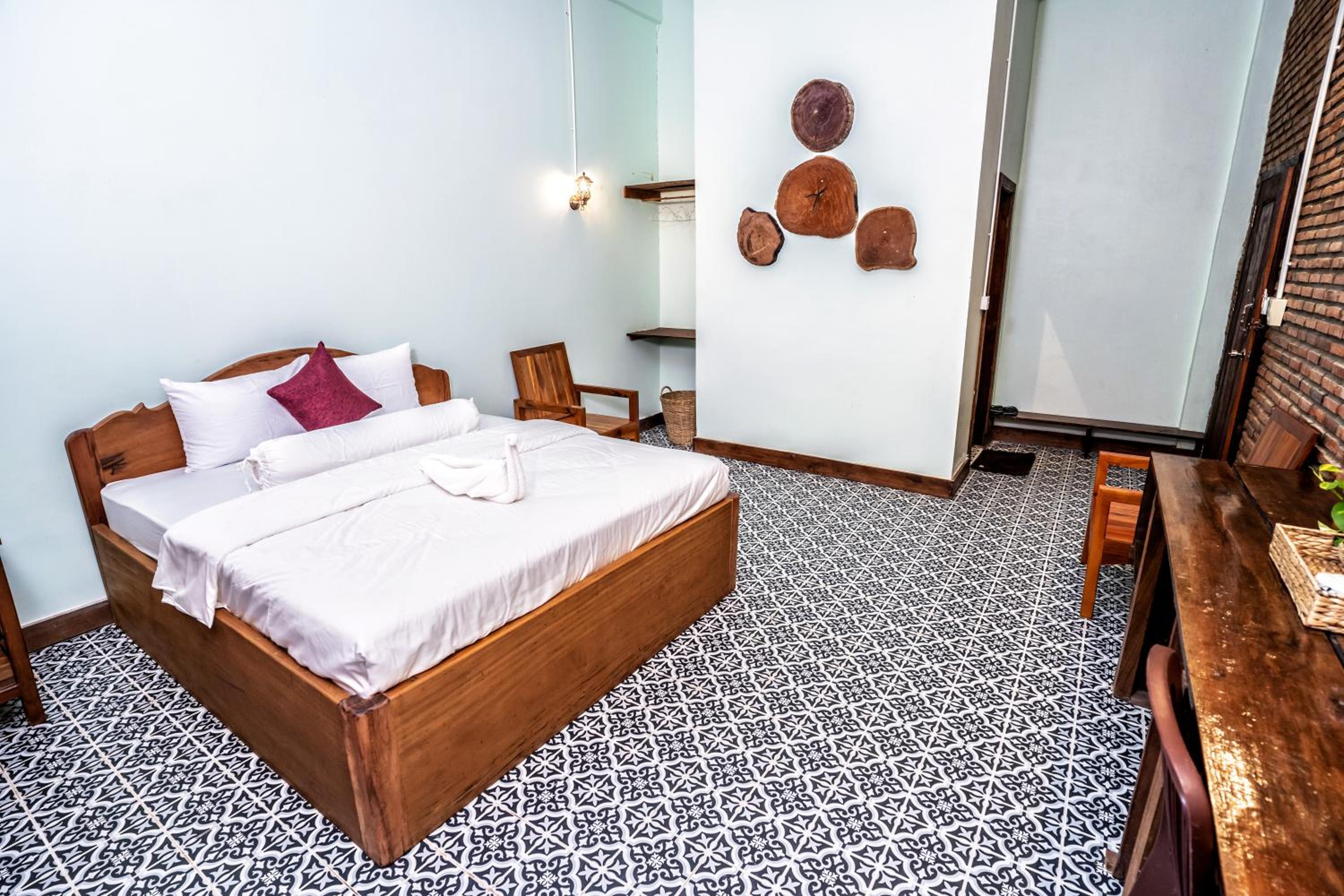 Deluxe Double Room with Balcony photo 3