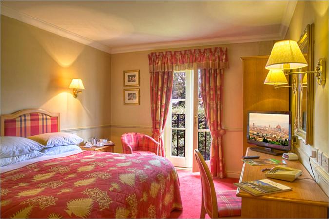 Superior King Room - Non-Smoking - Photo 7