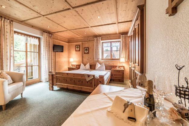 Deluxe Double Room with Balcony photo 1