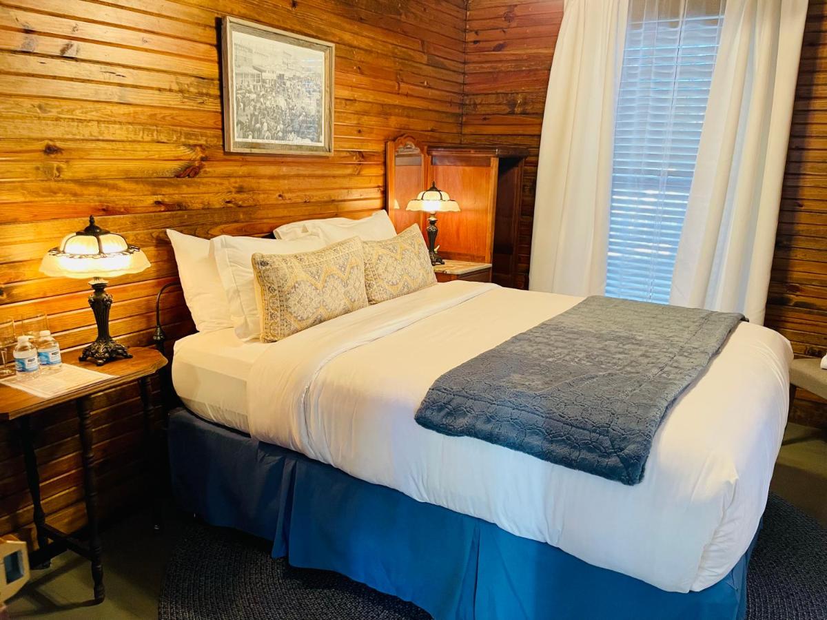 Budget Double Room photo 1