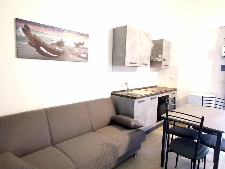 One-Bedroom Apartment photo 3