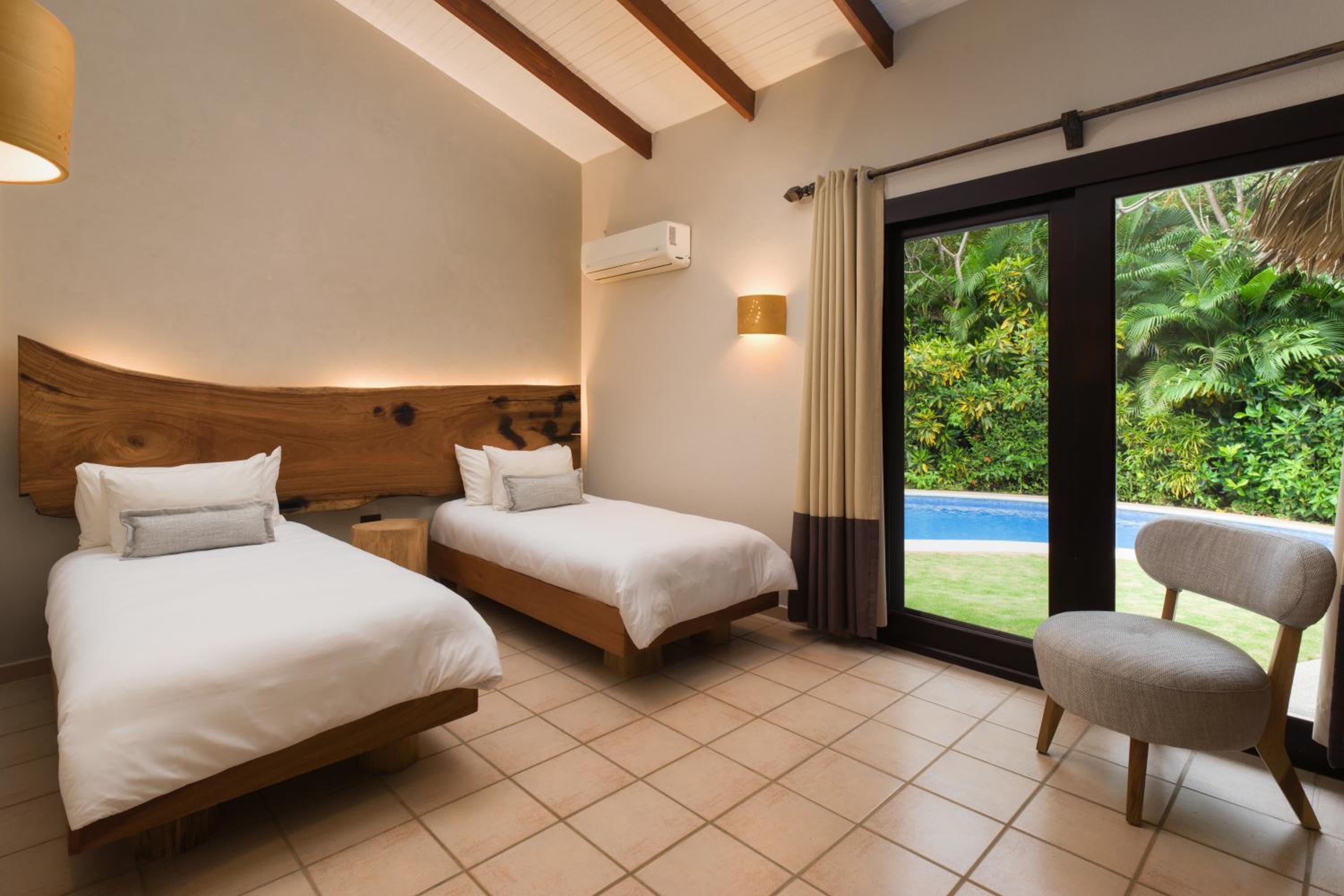 Three-Bedroom Villa photo 3