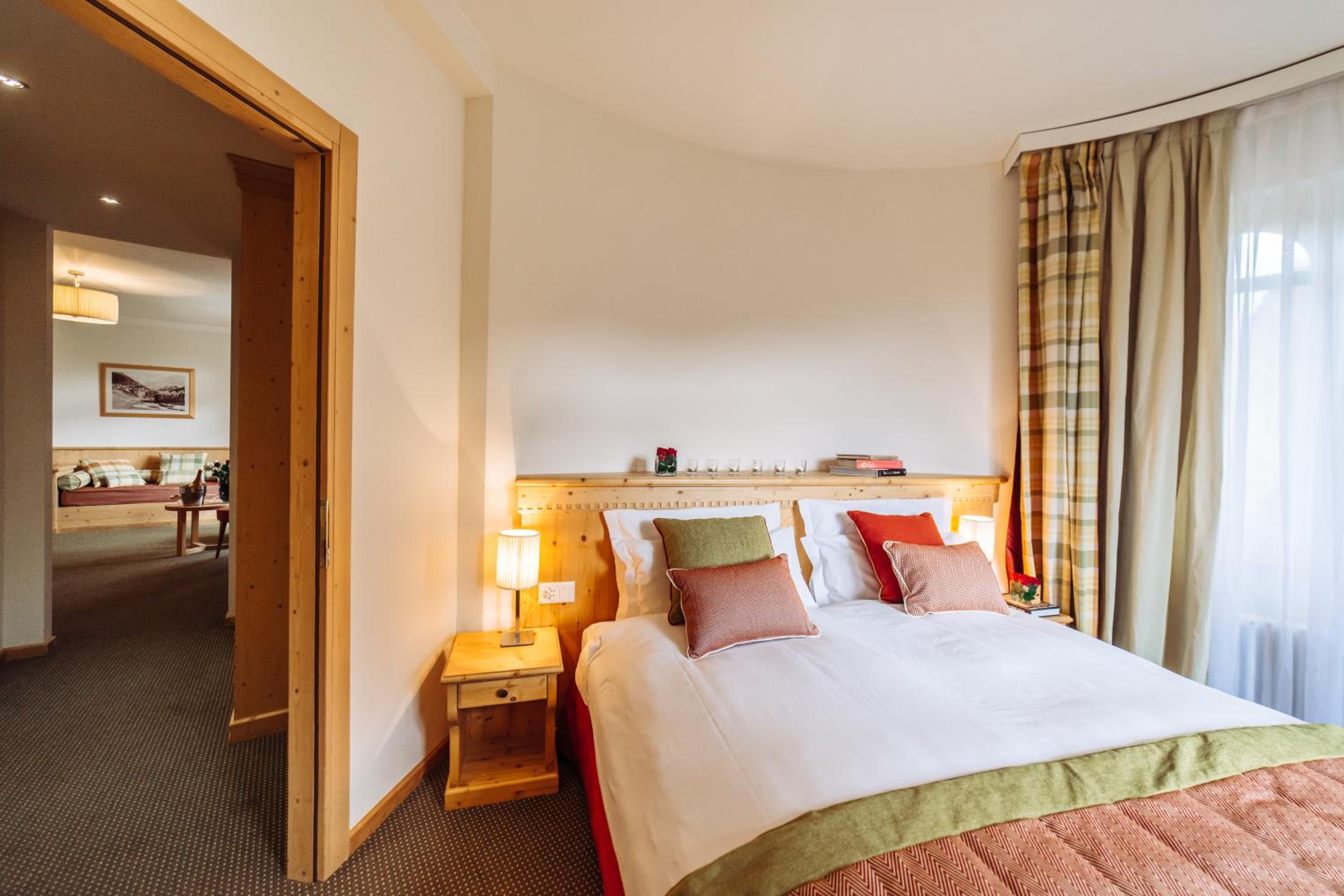 Suite with Panoramic Mountain View and Spa Access - Photo 6