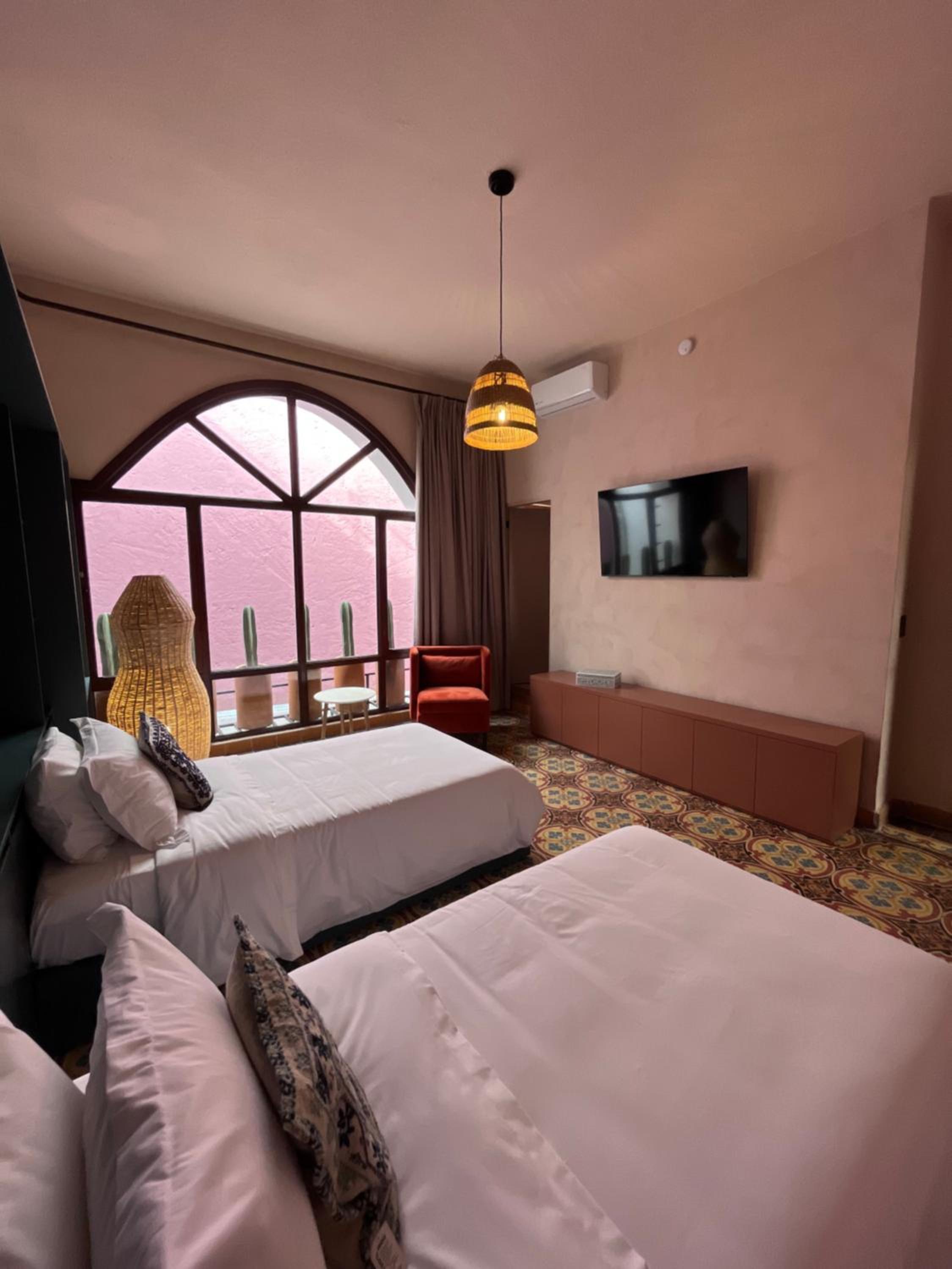 Twin Room - Photo 1
