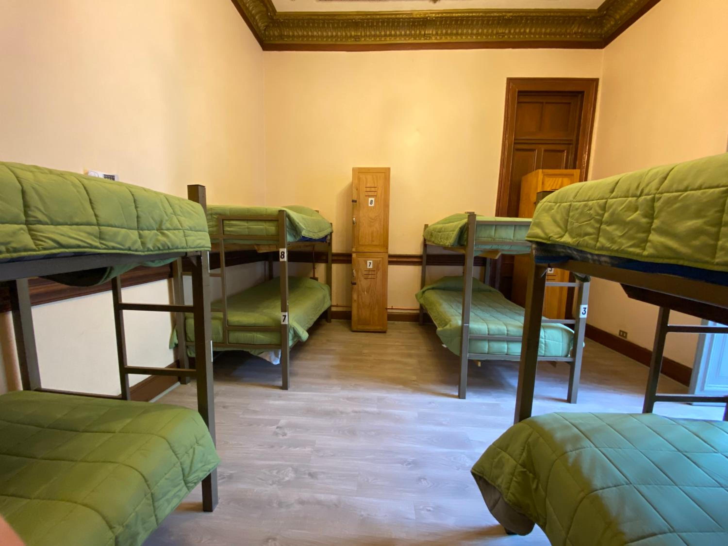 Bed in 8-Bed Mixed Dormitory Room photo 2