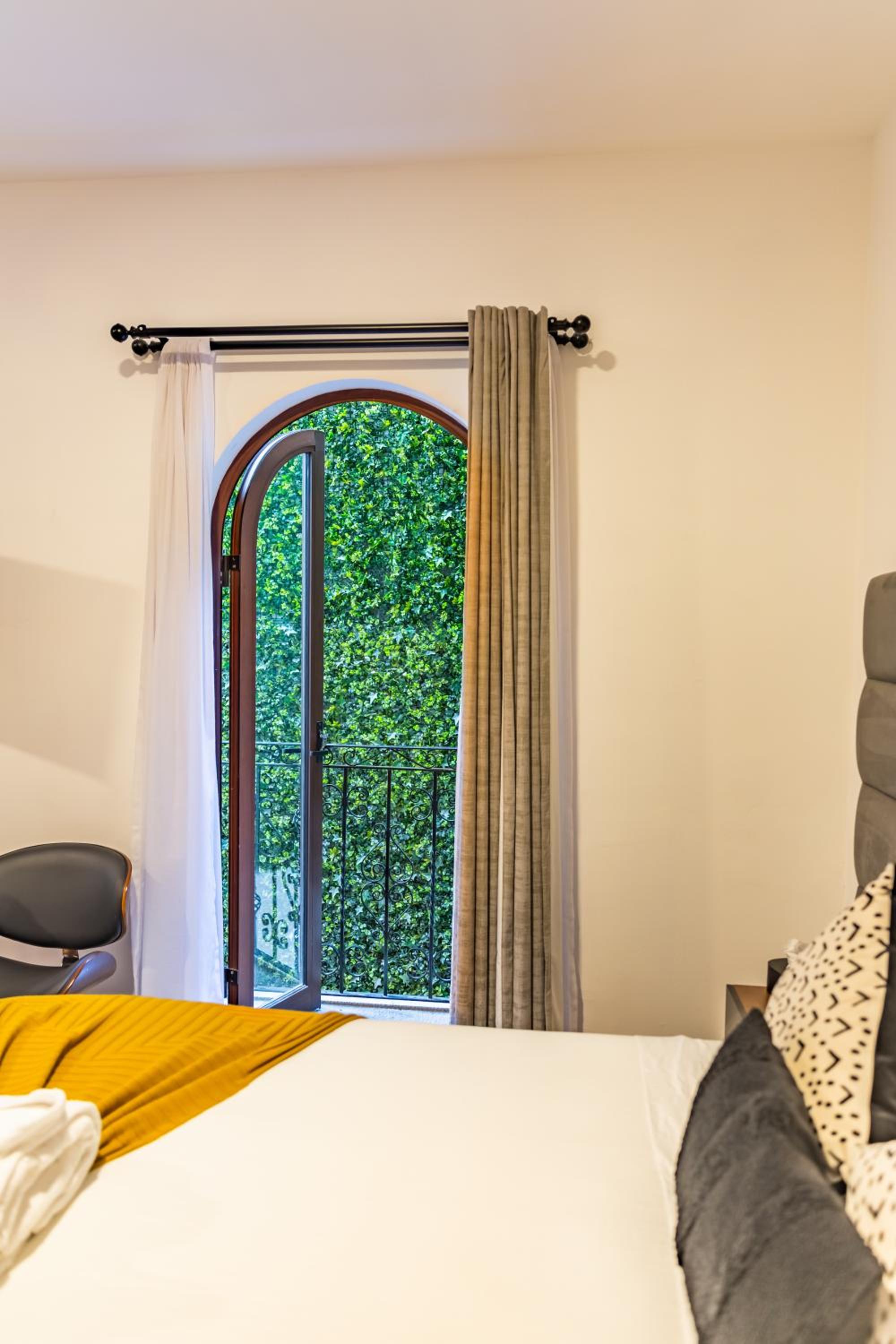 Standard Double Suite