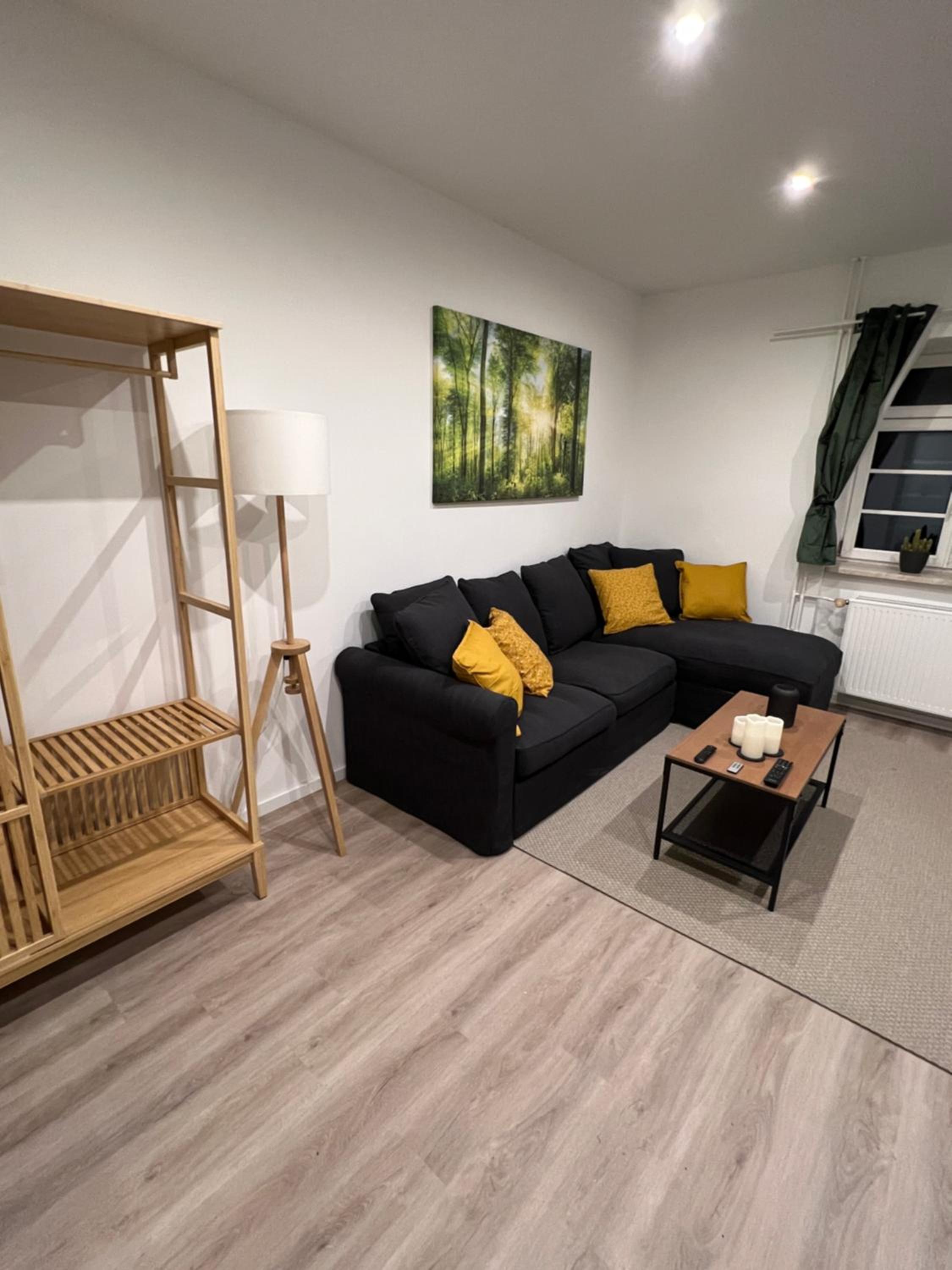 One-Bedroom Apartment photo 1