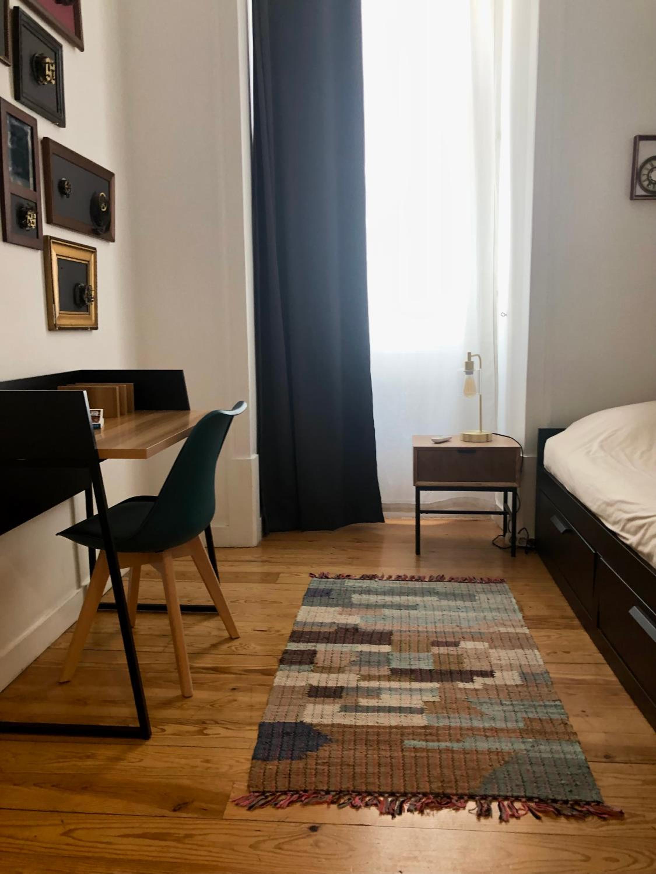 Single Room with Shared Bathroom photo 2