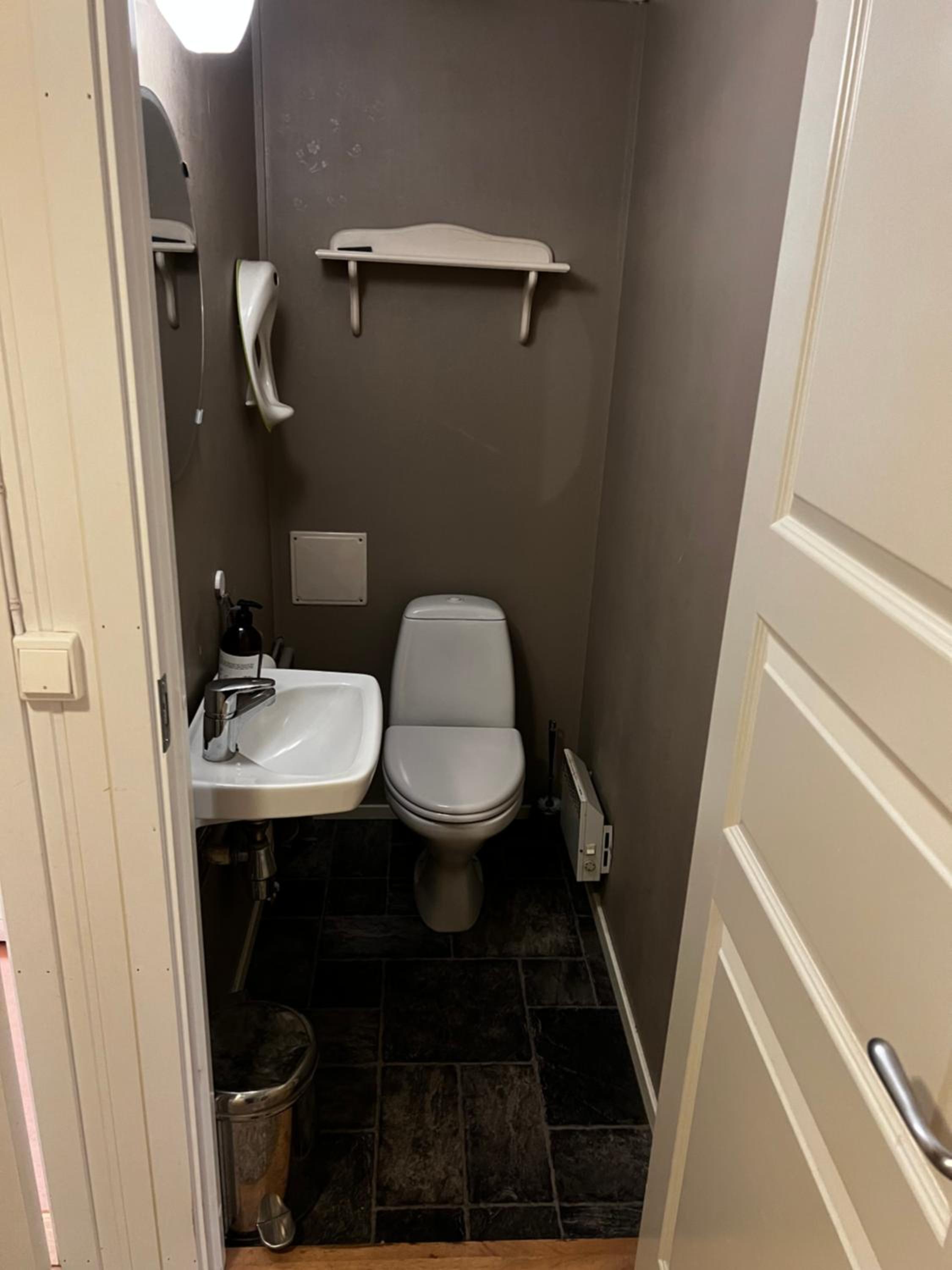 Double or Twin Room with Shared Bathroom photo 3