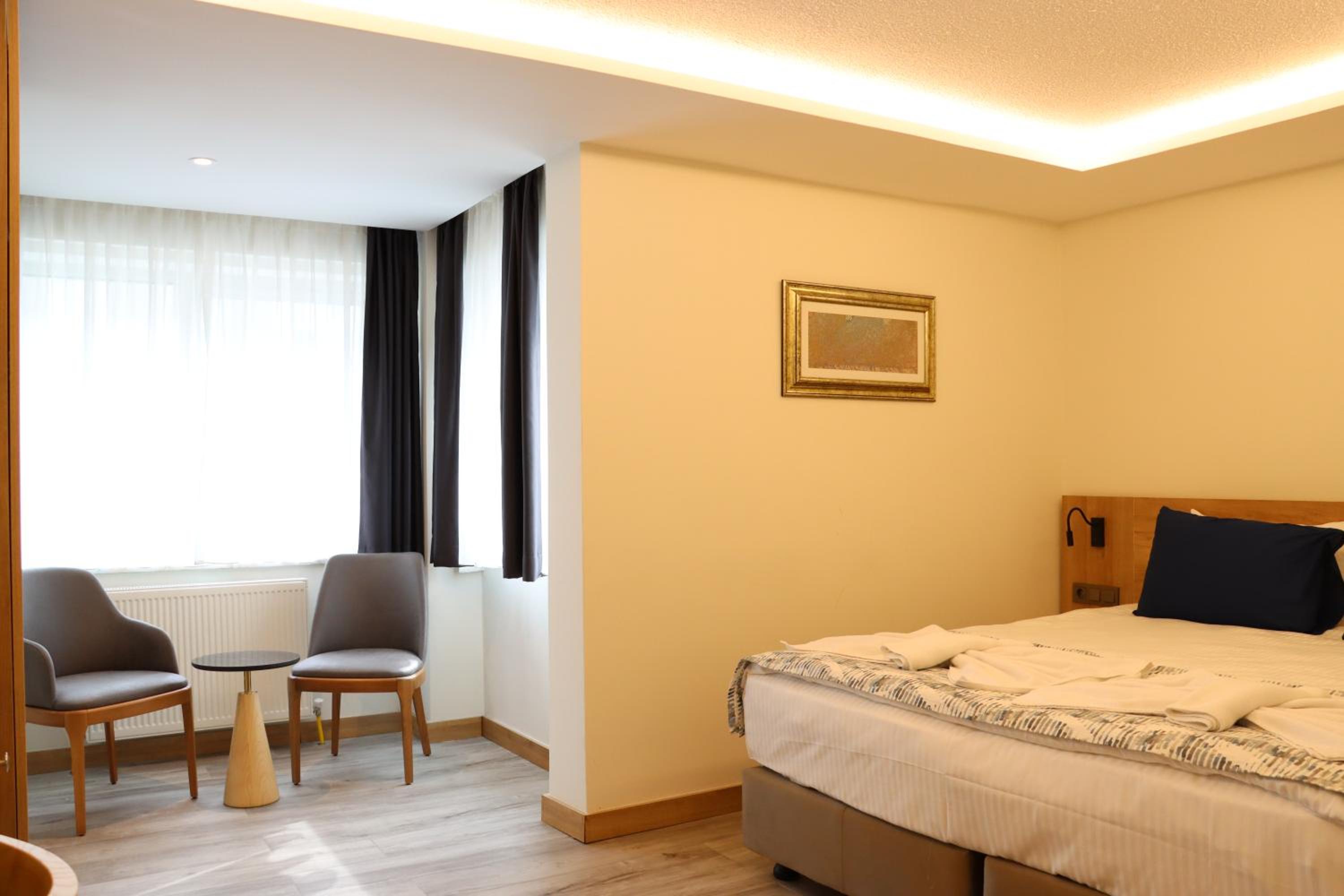 Double Room - Photo 10