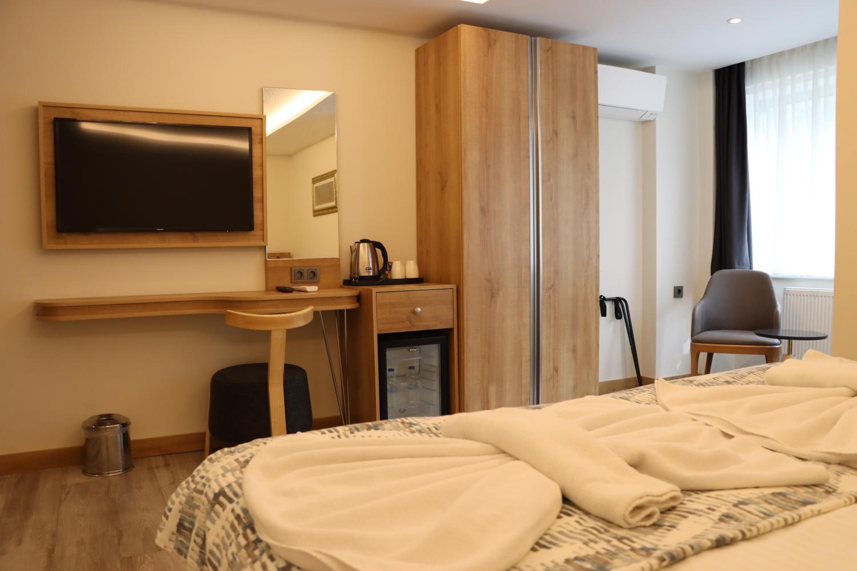 Double Room - Photo 9