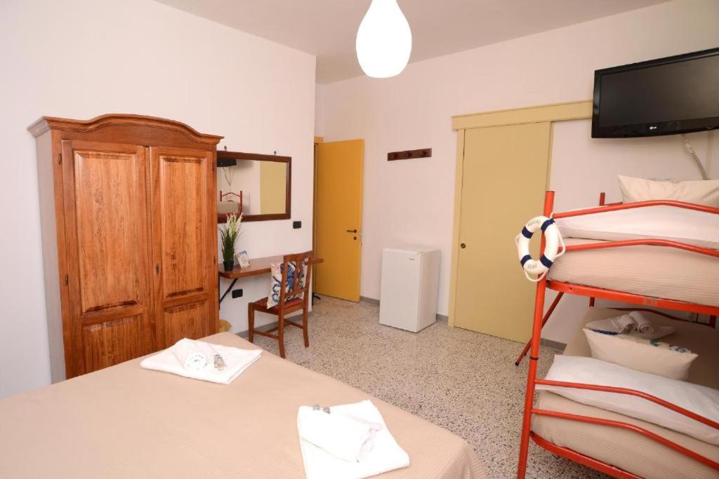 Triple Room with Private Bathroom