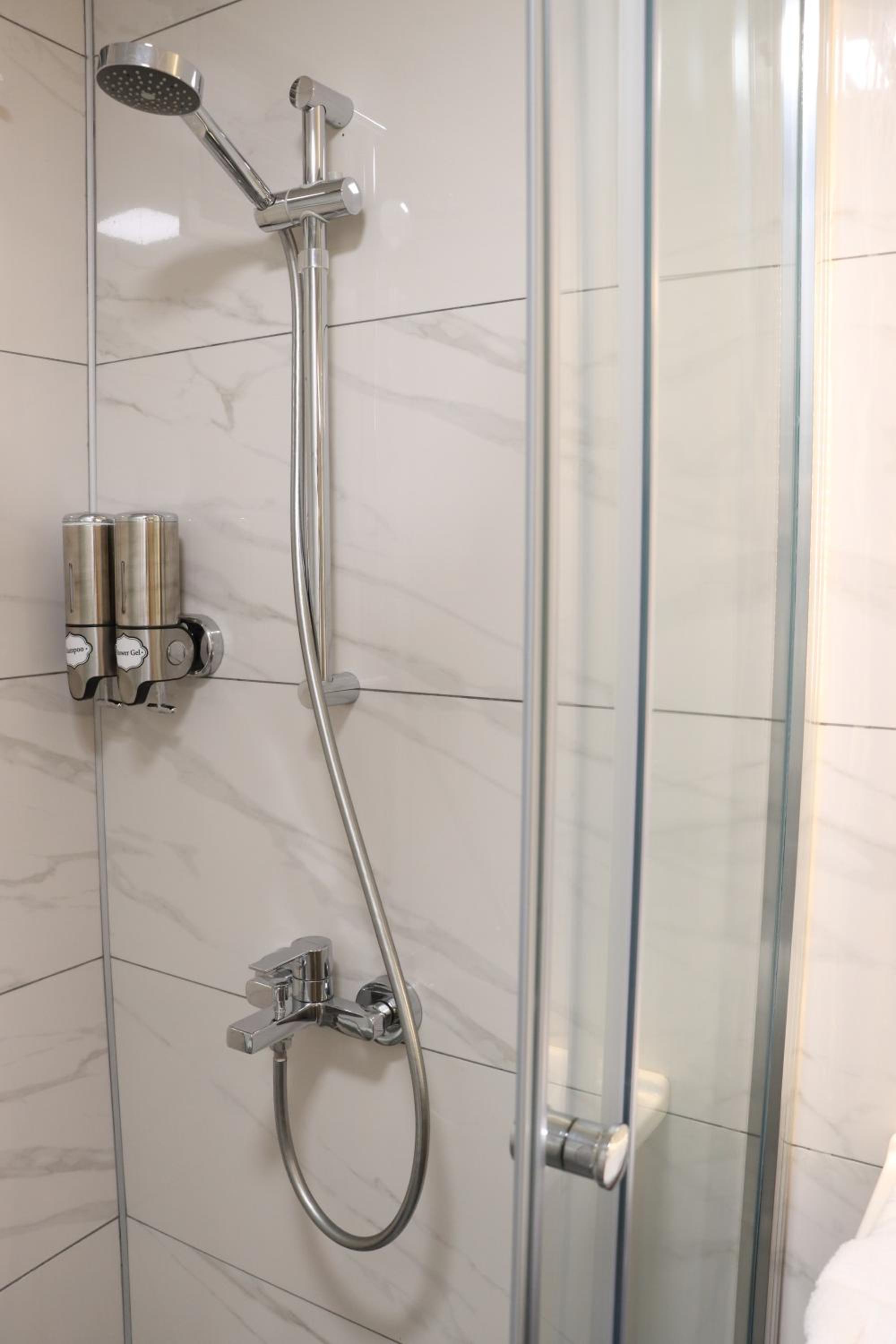 Triple Room - Photo 10