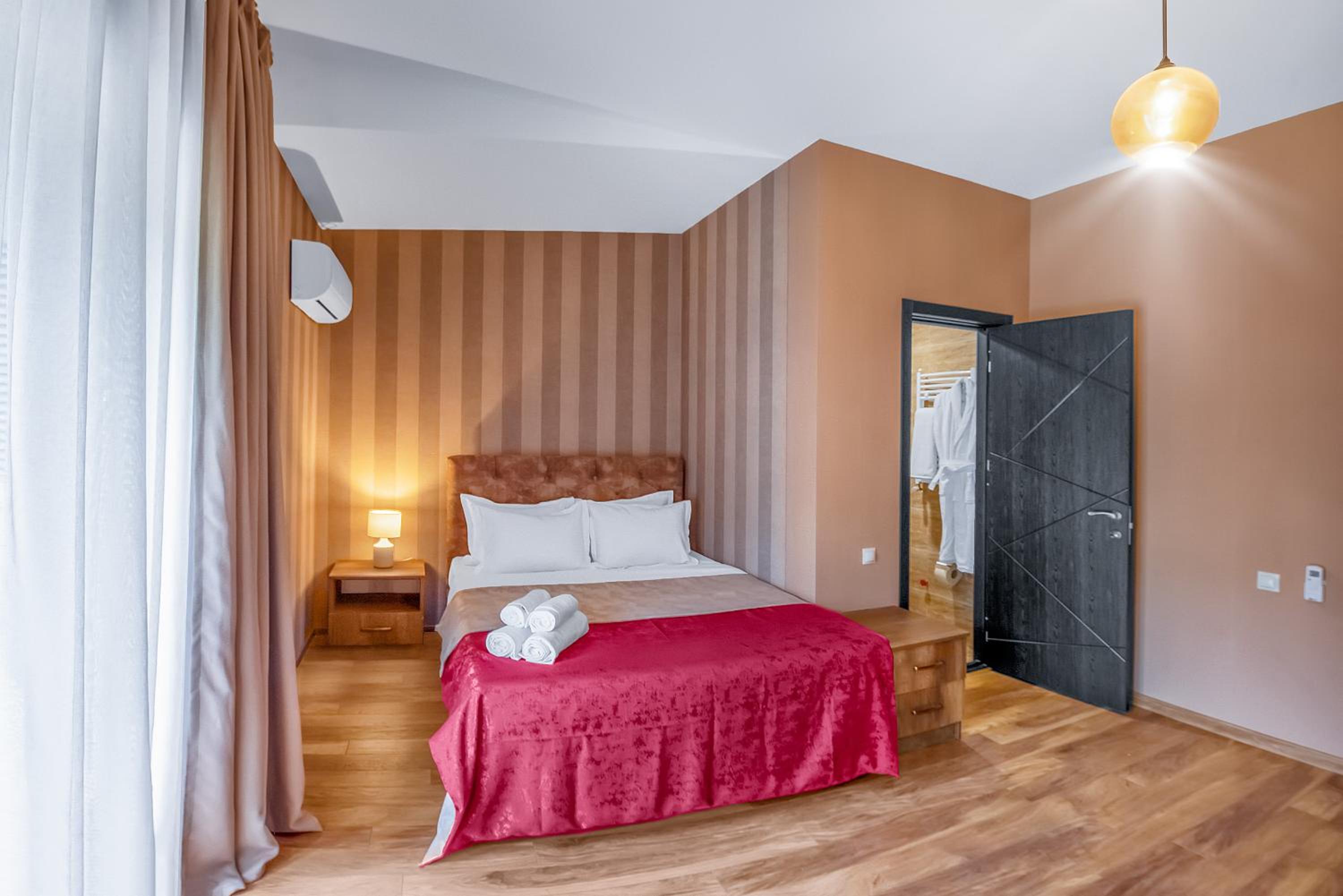 Double Room - Photo 6