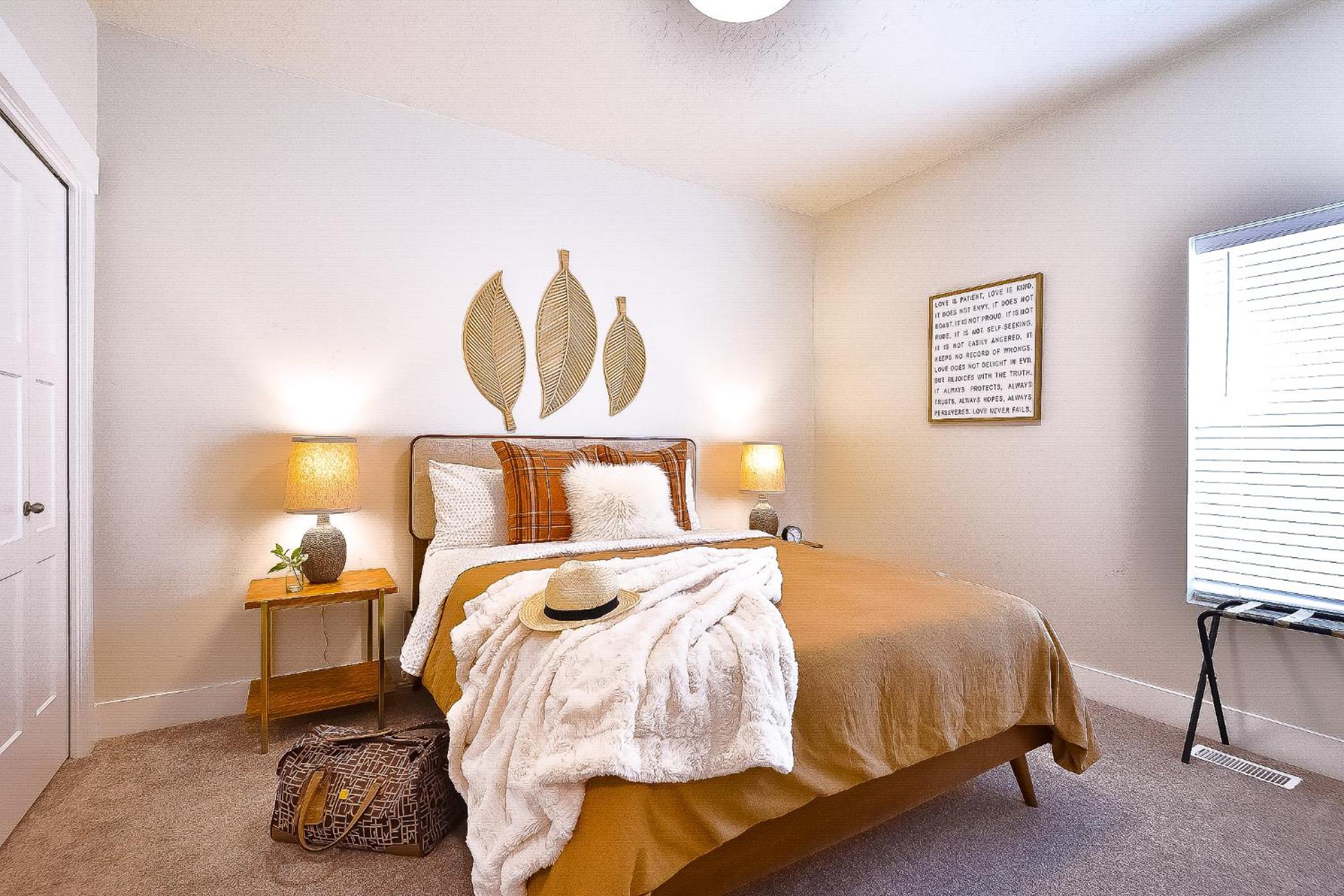 Three-Bedroom House photo 2