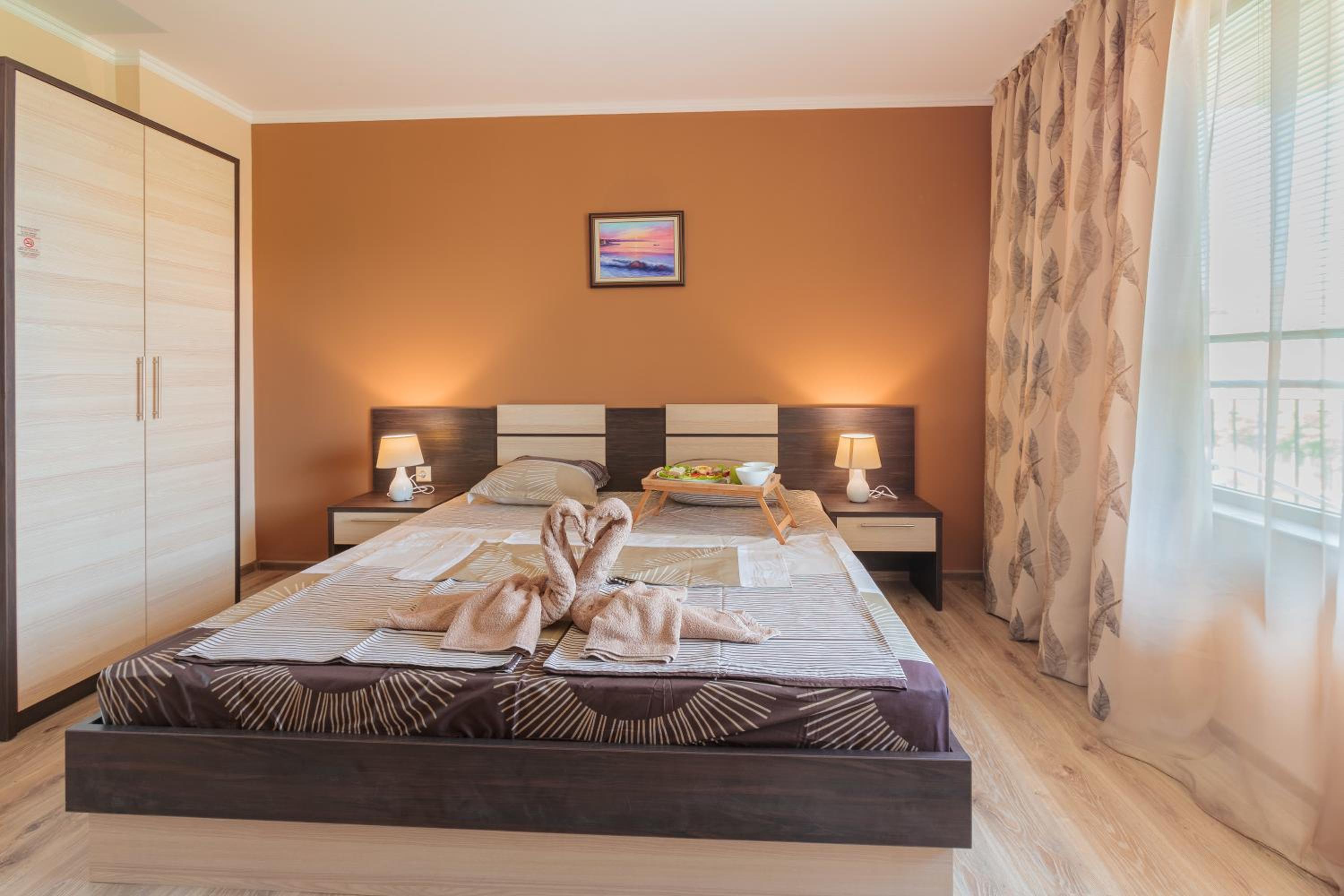 One-Bedroom Suite with Balcony photo 2