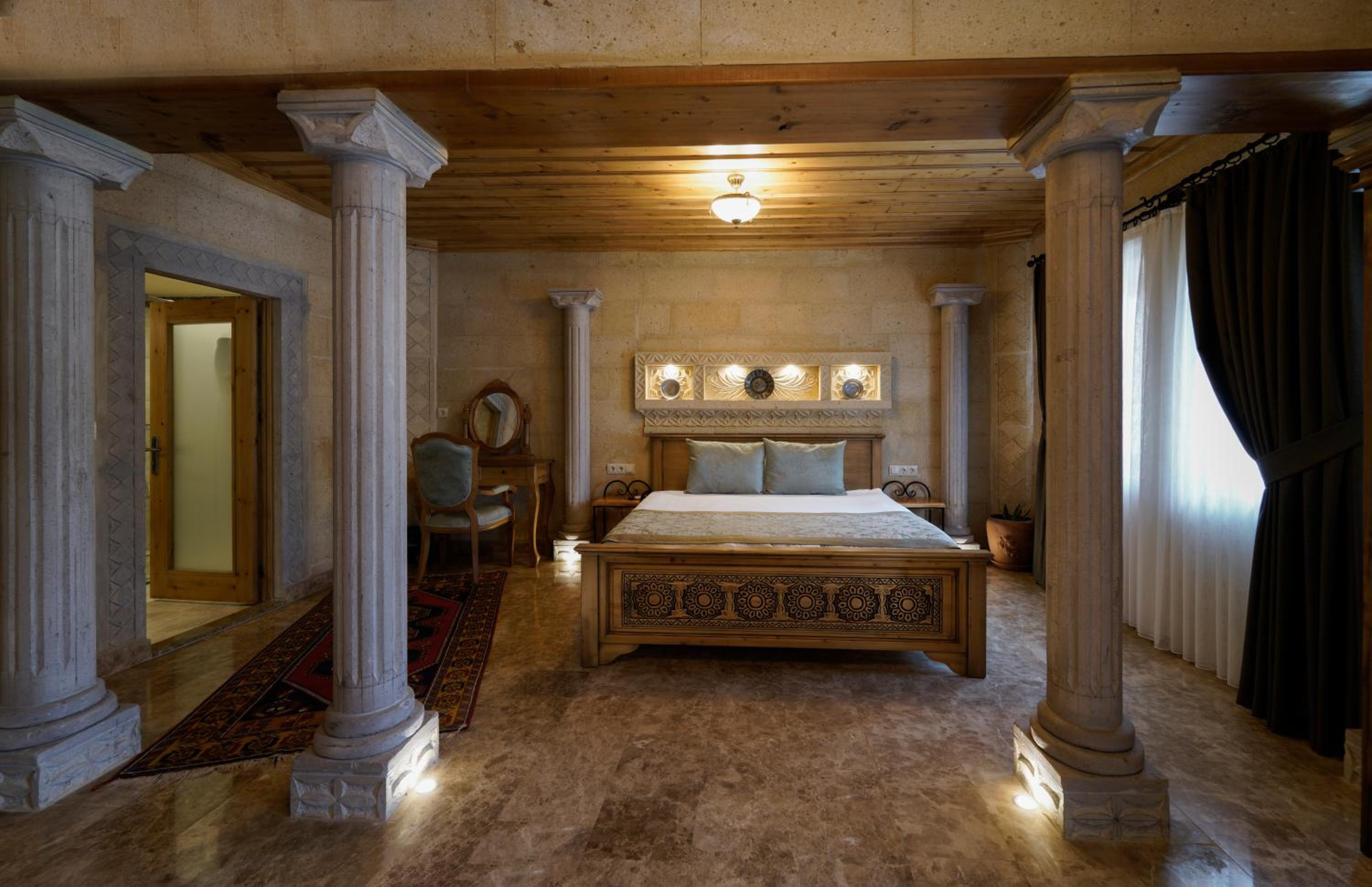 Junior Suite with Balcony photo 3