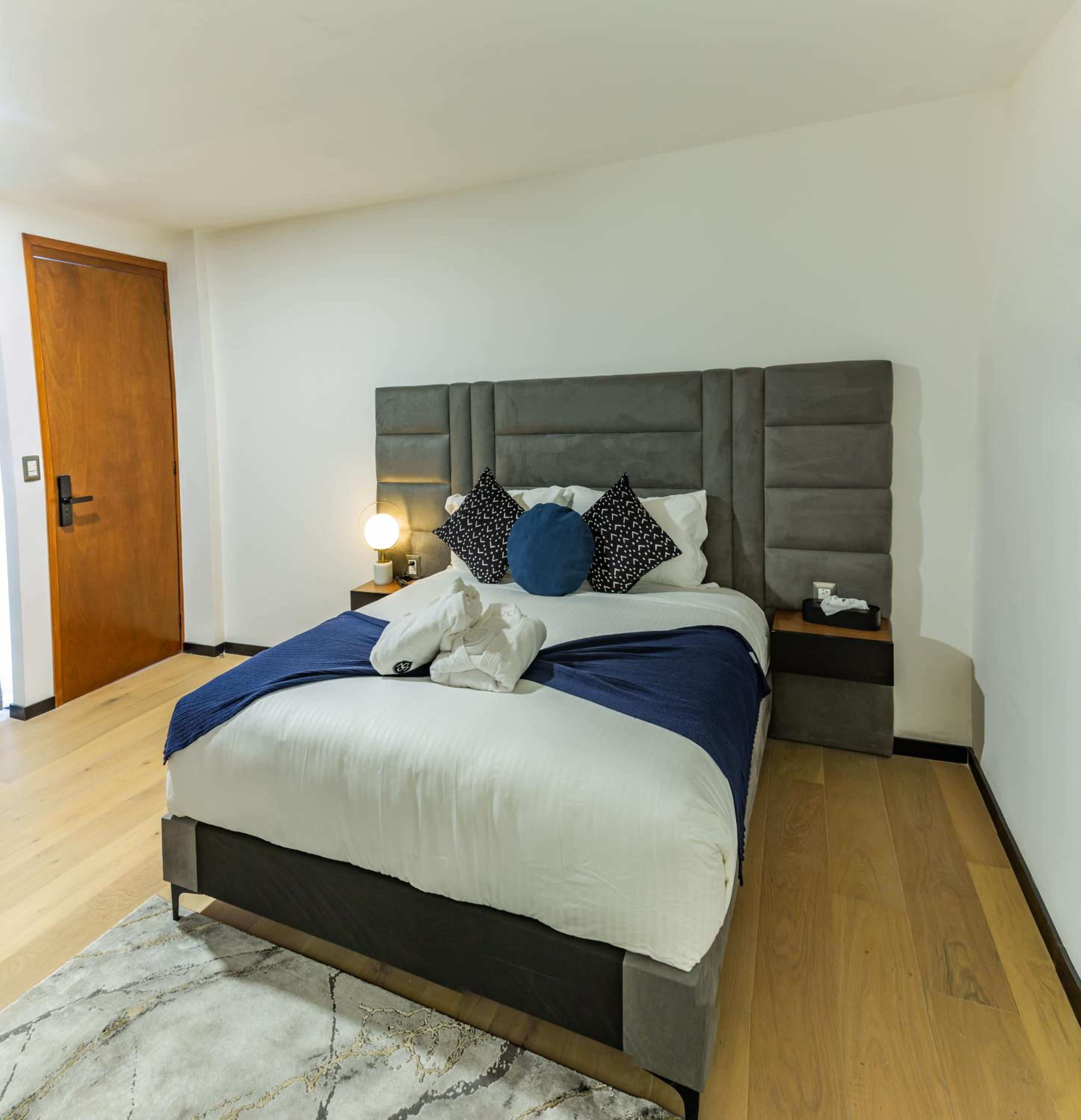 Standard Double Room - Photo 3