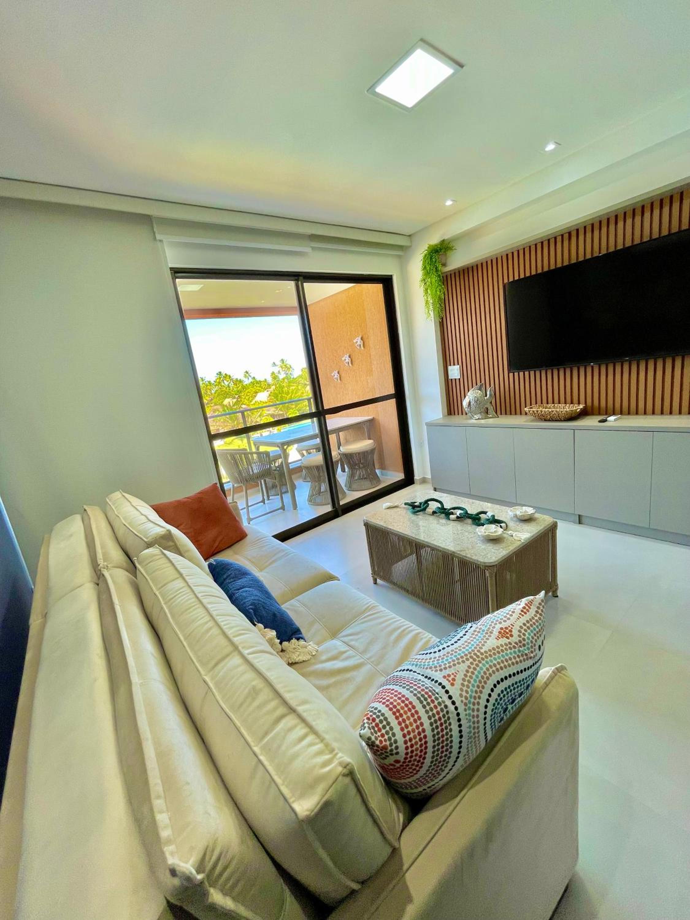 Apartment with Pool View 