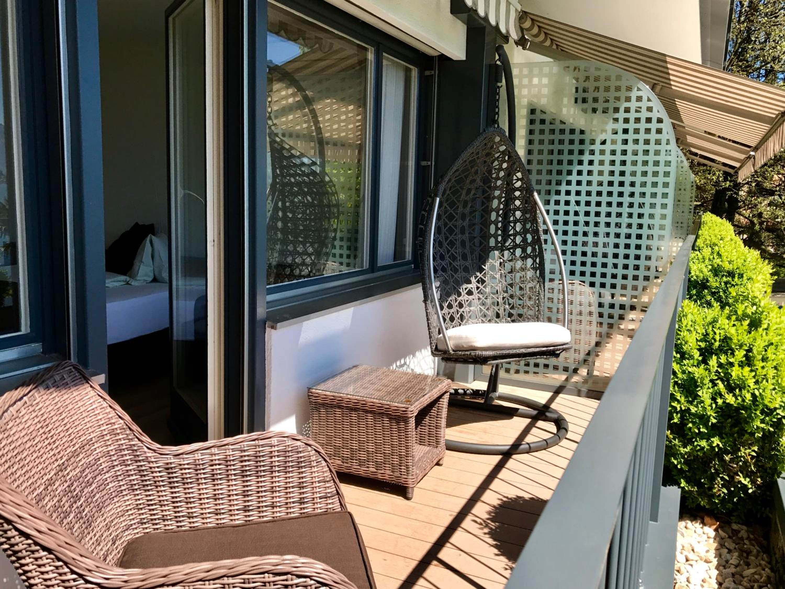 Double Room with Lake View - Photo 3