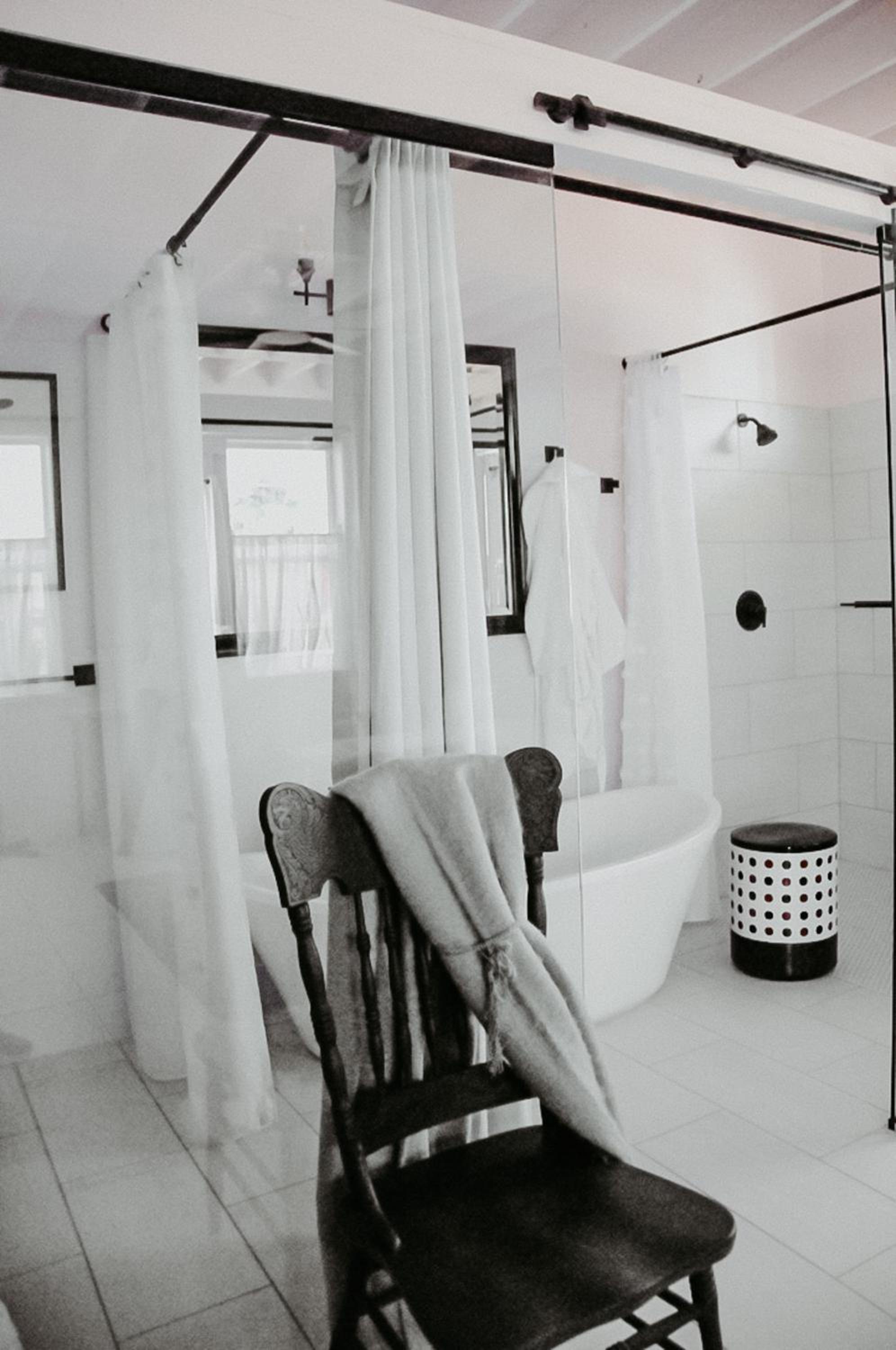 Queen Room - Photo 9