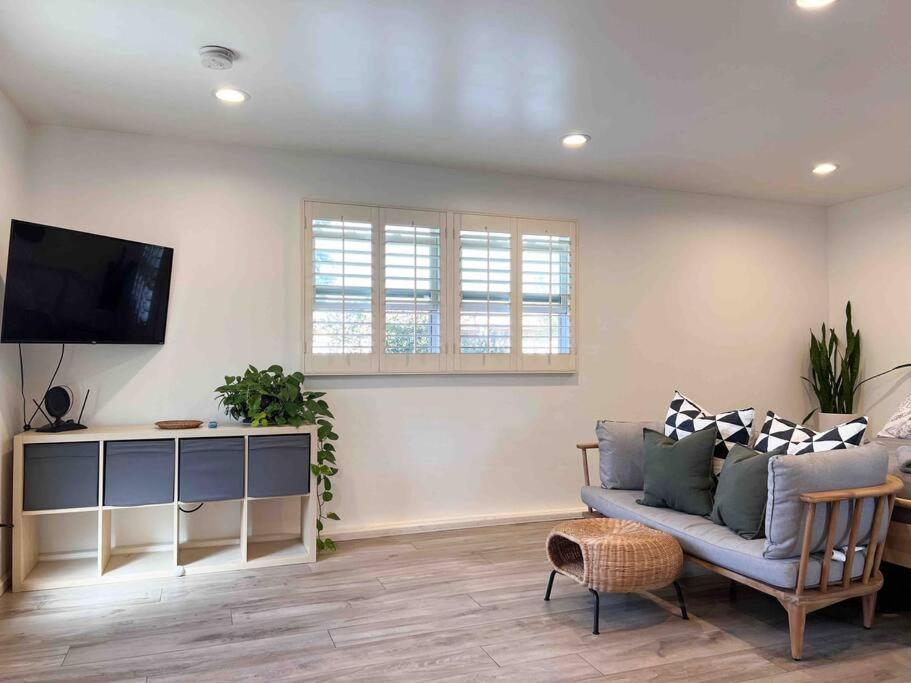 Studio Apartment photo 1