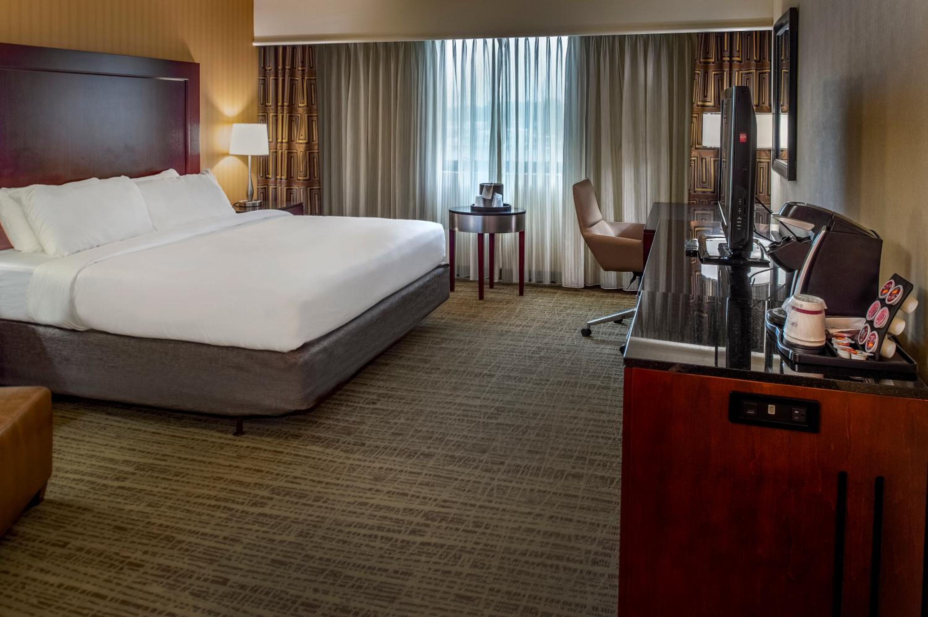Standard King Room - High Floor - Photo 7