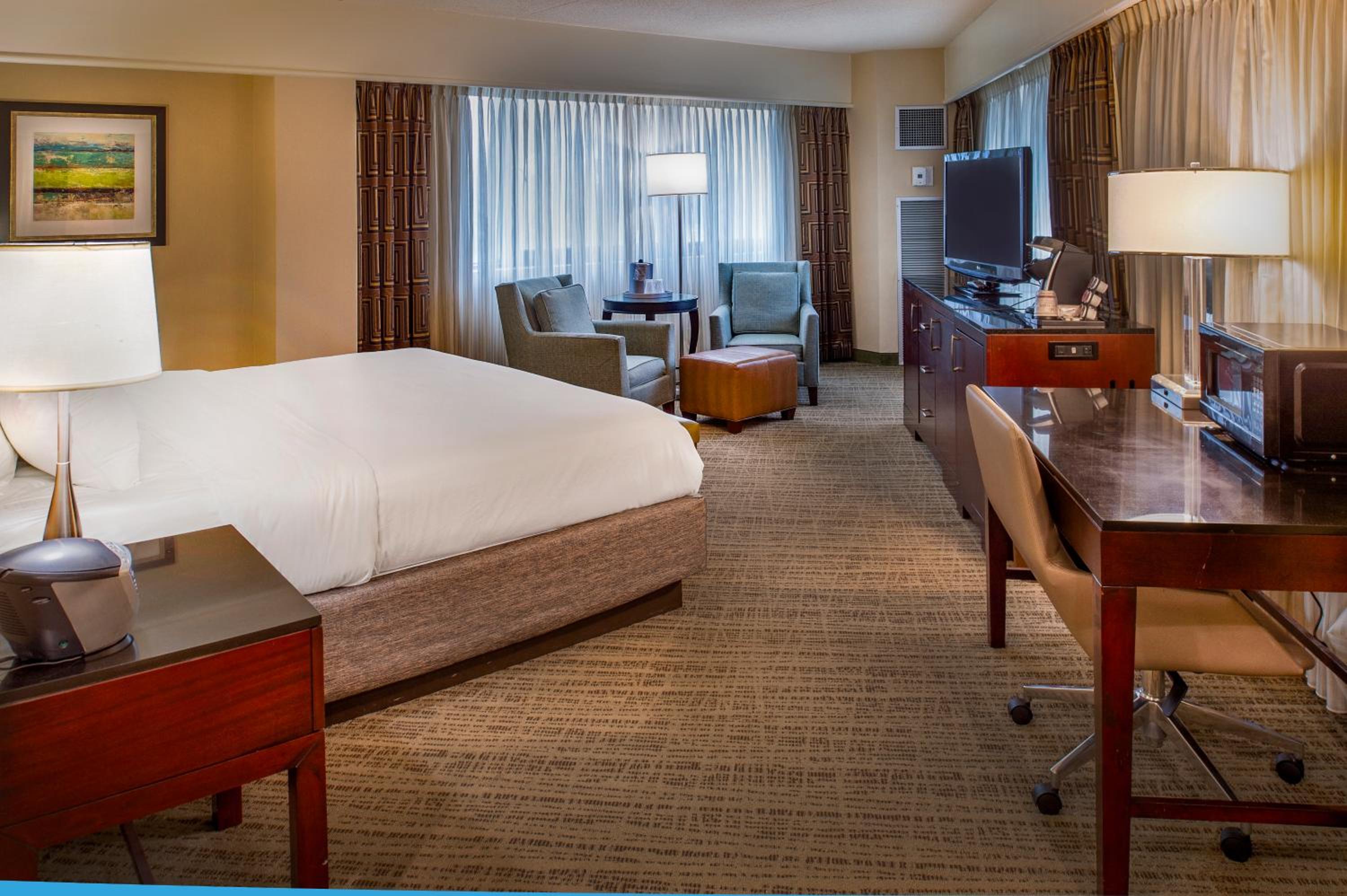 King Room - Non-Smoking - Photo 5