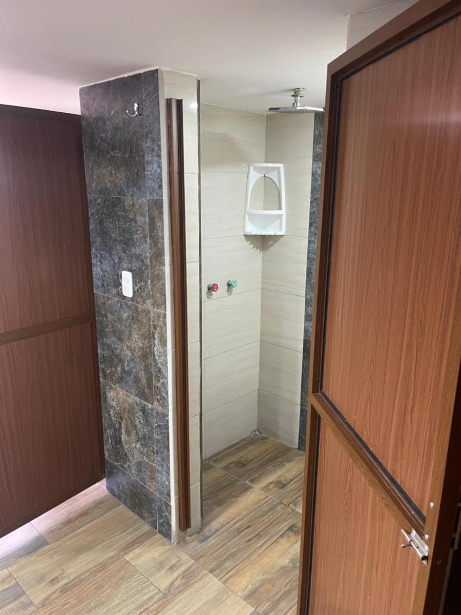 Twin Room with Shared Bathroom photo 2